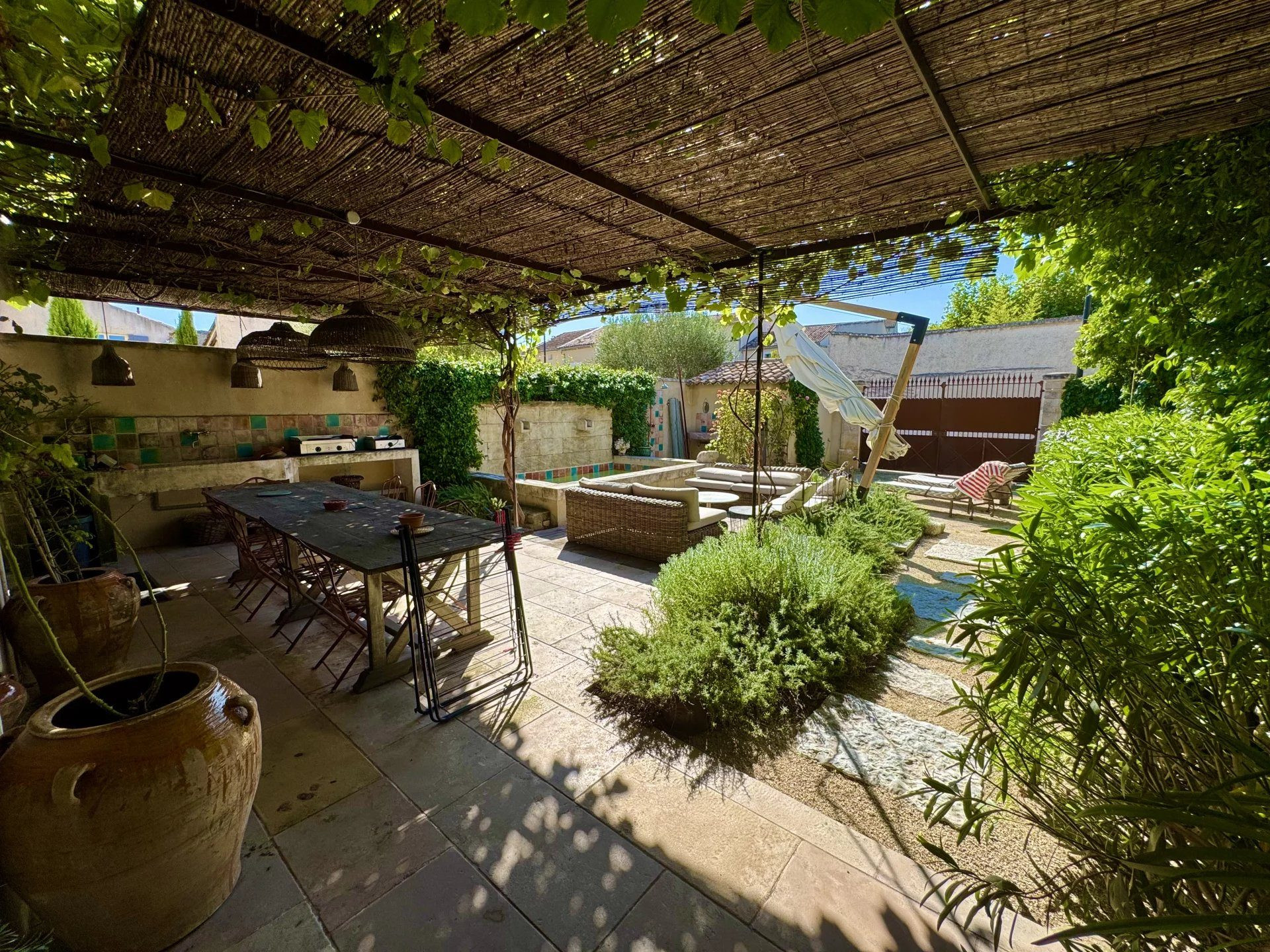 Maison à vendre à Mollégès, 252 m²