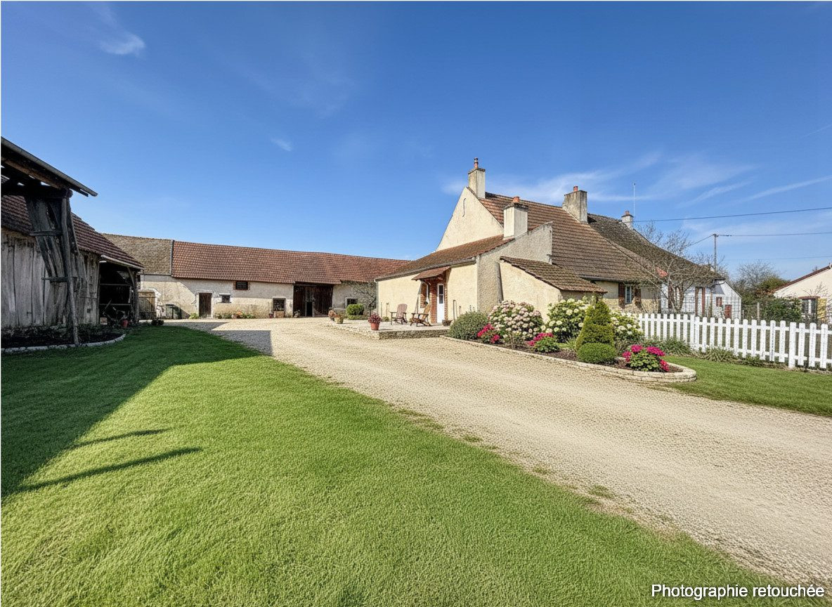 Ensemble immobilier avec maison rénovée + longère à rénover – Saint-Gervais-en-Vallière