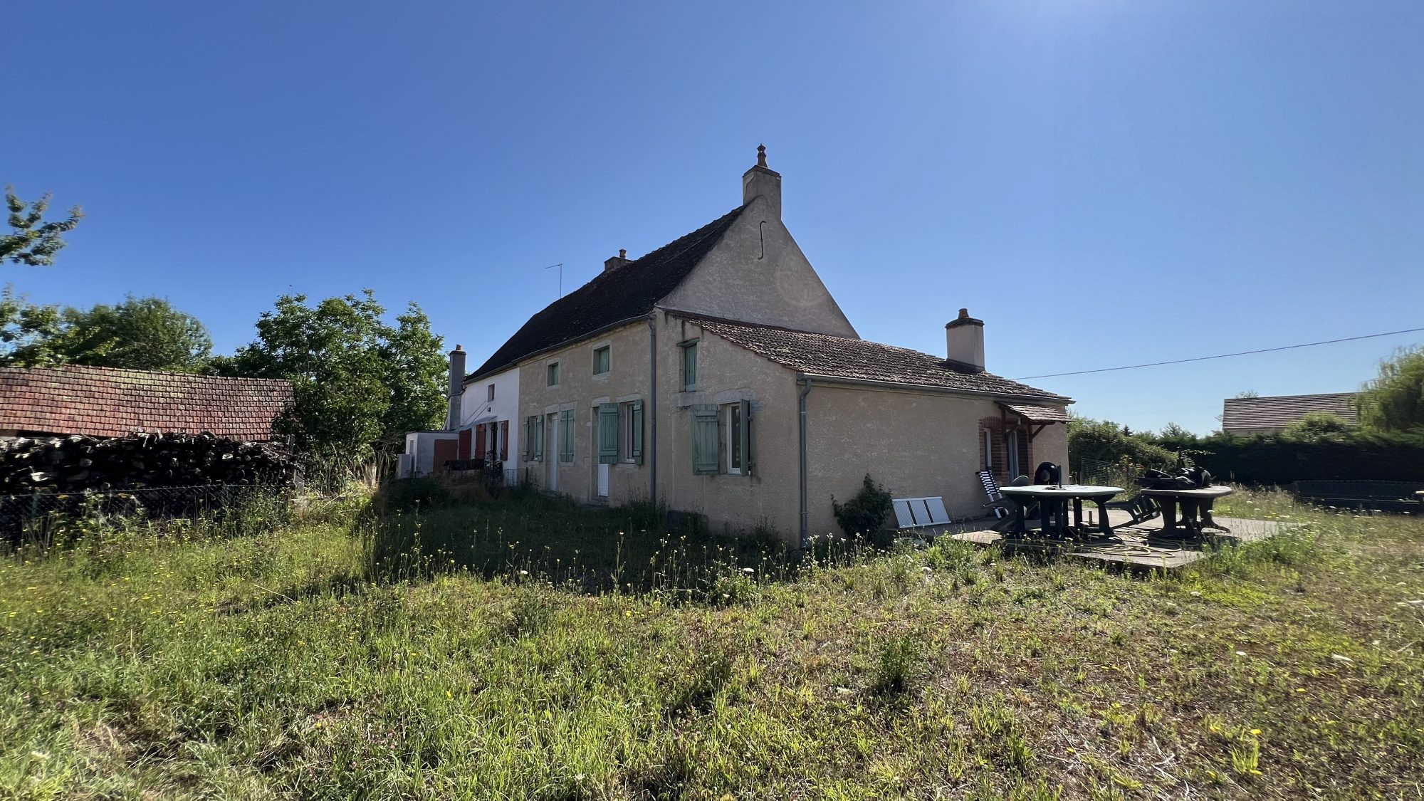 Real Estate Complex with Renovated House + Longère to Renovate – Saint-Gervais-en-Vallière 4