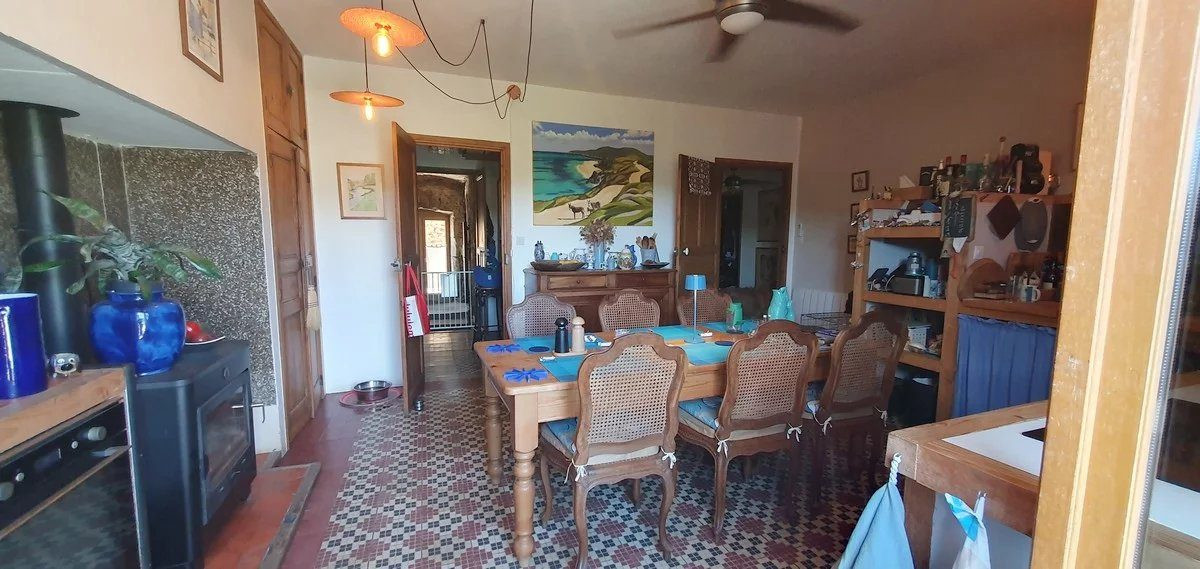 Large Winemaker's House – 230 m² – 5 Bedrooms – Garden – La Liquière (Cabrerolles) 4