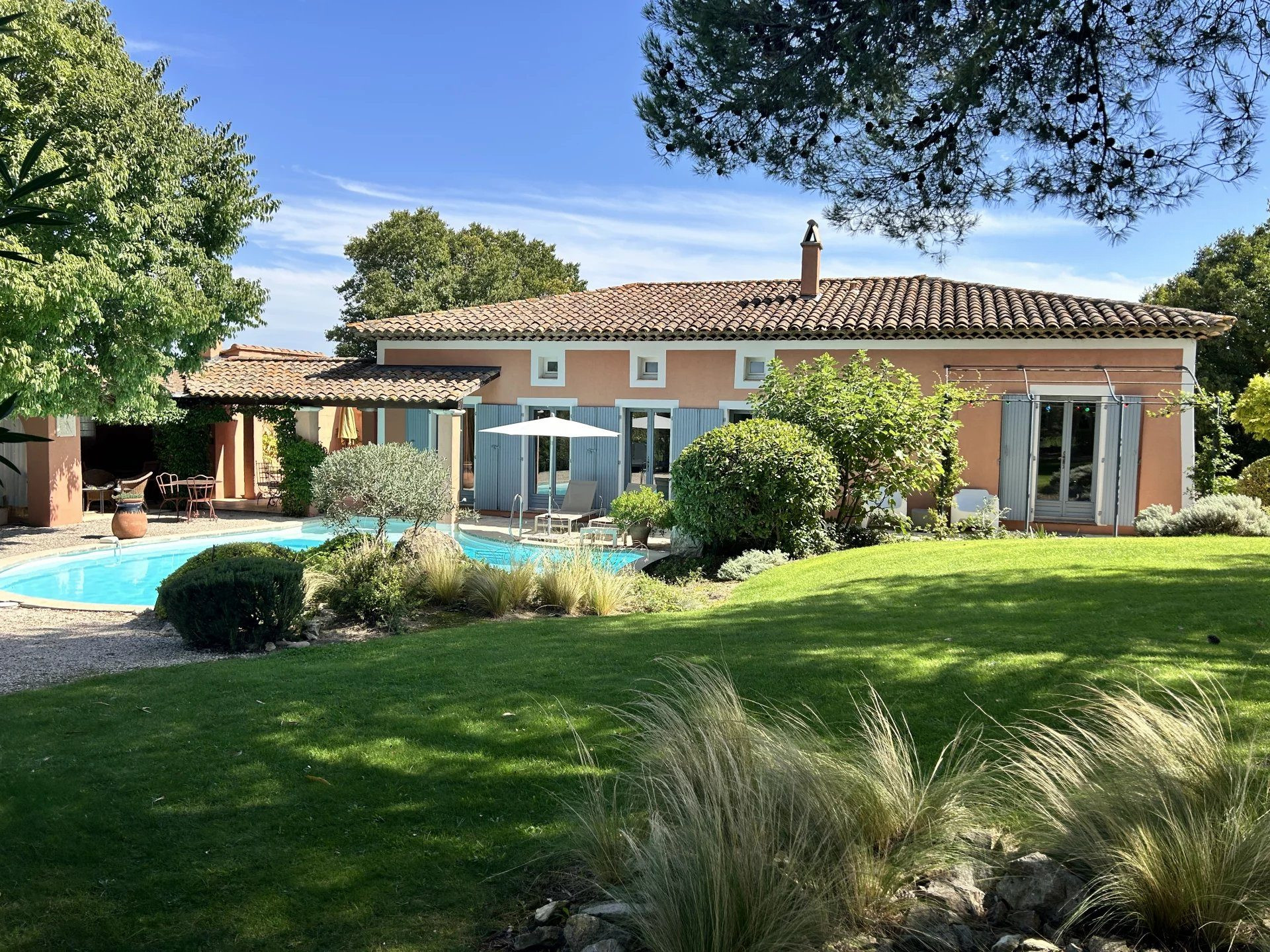 Golf de Pont Royal, maison de charme plain pied direct le fairway