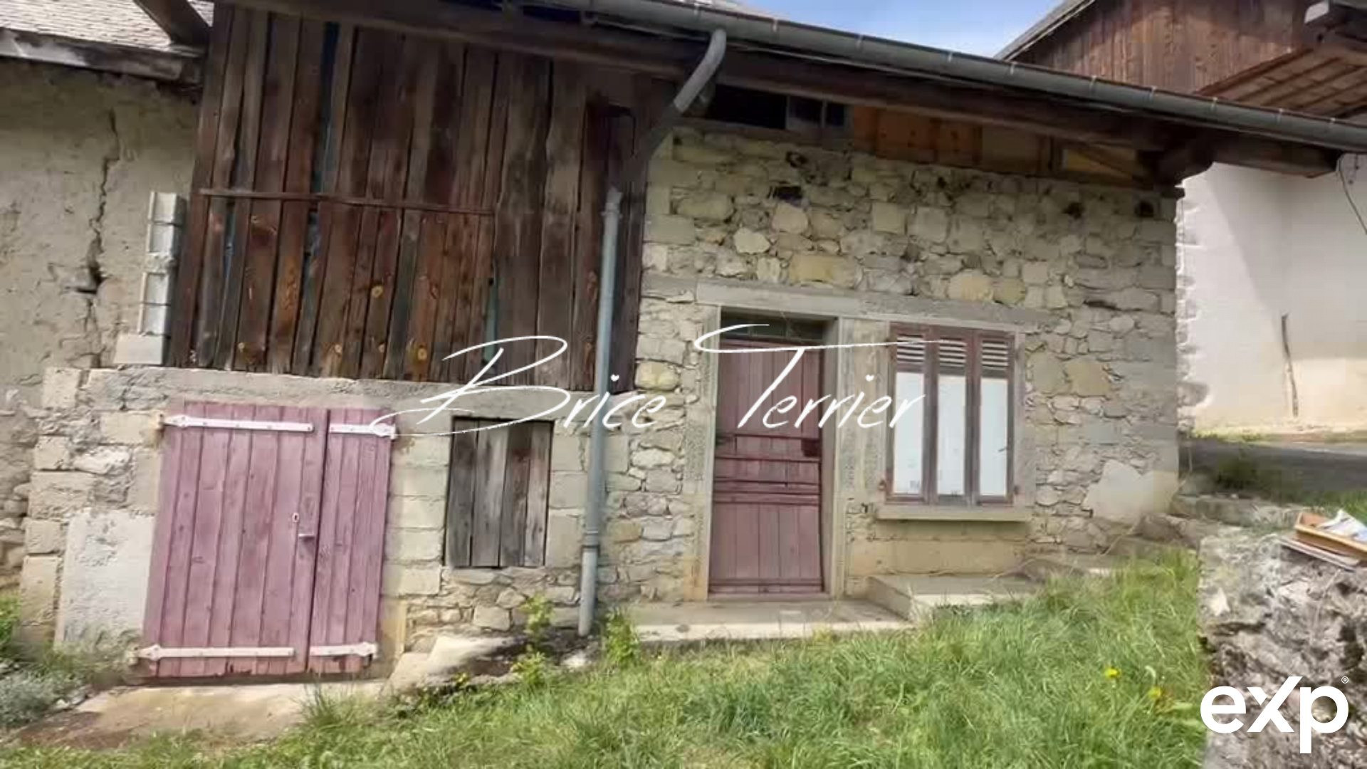 Maison de 41m2 ainsi que 69m2 de combles et sa cabane