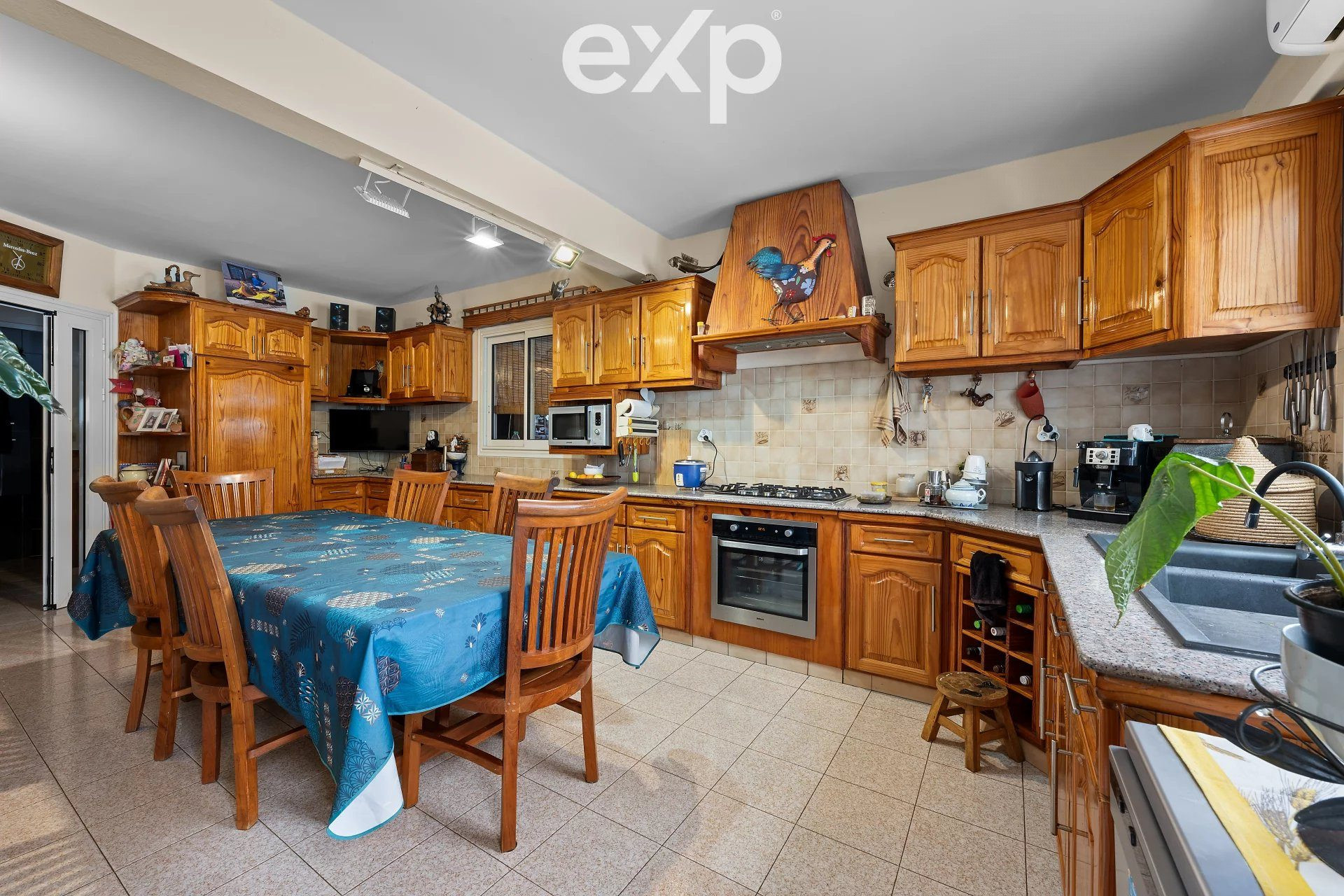 F6 villa of 197m² in SAINT-JOSEPH 5