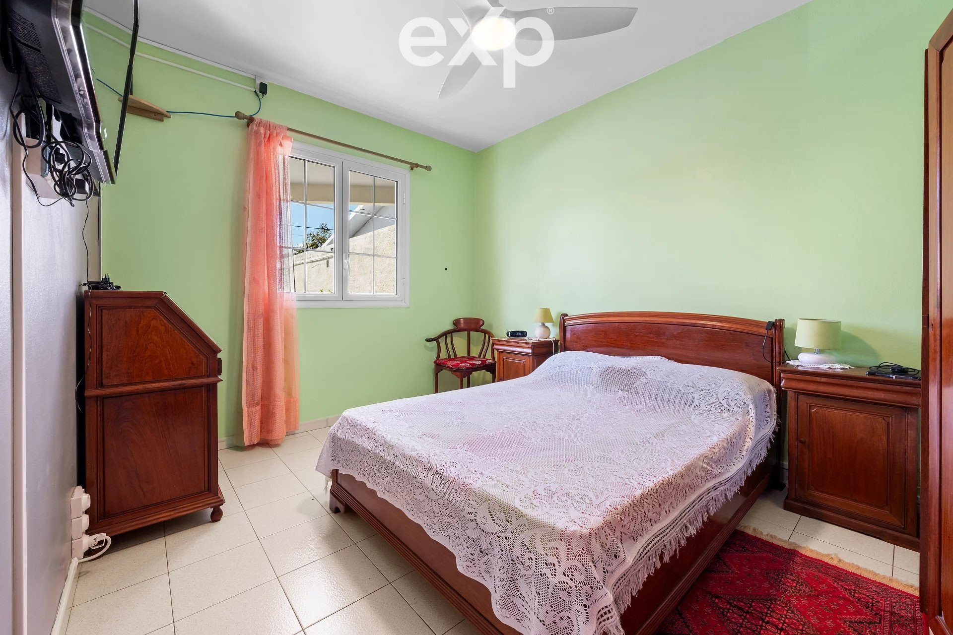 F6 villa of 197m² in SAINT-JOSEPH 3