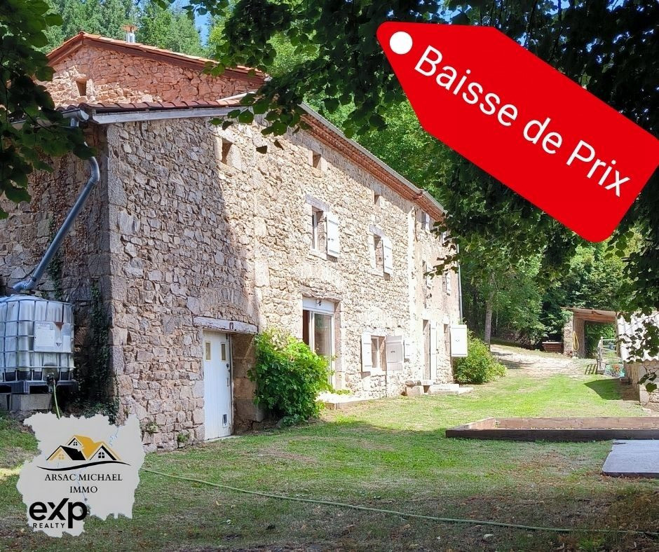 Propriété avec Grand Terrain et Dépendances