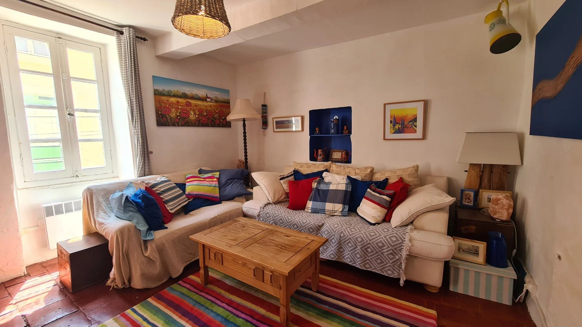 Adorable Maison de Village avec Cour – Idéale Résidence Secondaire