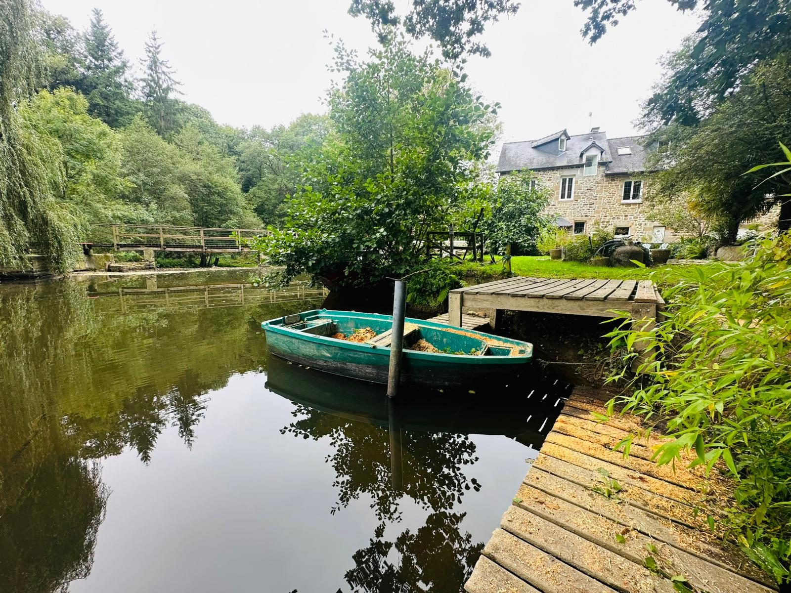 Exceptional Property 25 minutes from Rennes and 35 minutes from Mont-Saint-Michel Remarkable Natural Setting – 2.6 hectares – Tourism Activity Possible 4