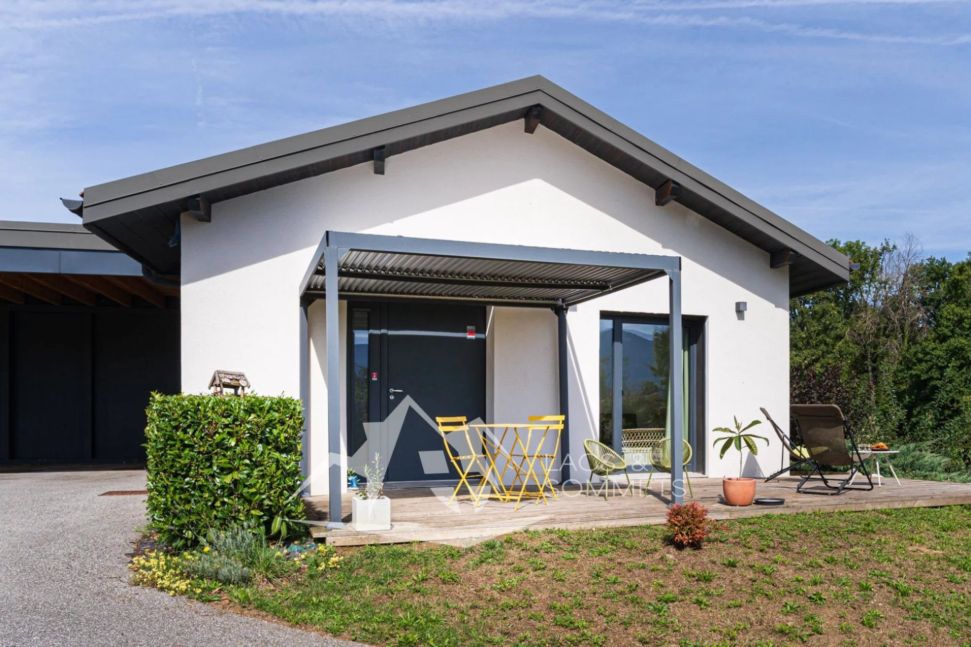 Villa avec dépendance Cuvat : 5 chambres, piscine et vue montagne à 3 min de l’A41