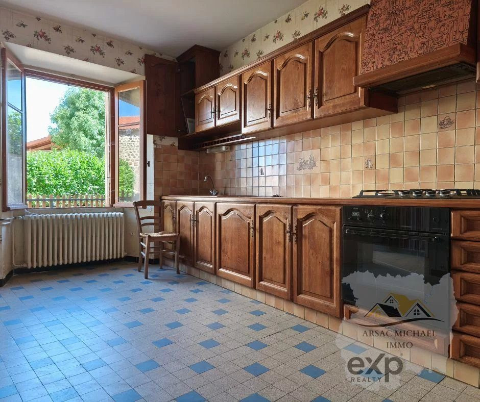 Village house to renovate 2