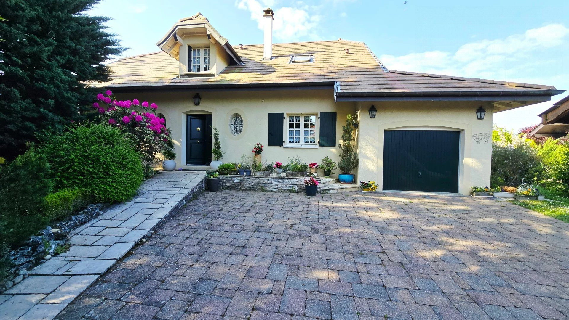 Jolie Maison d'architecte au calme avec grand terrain !