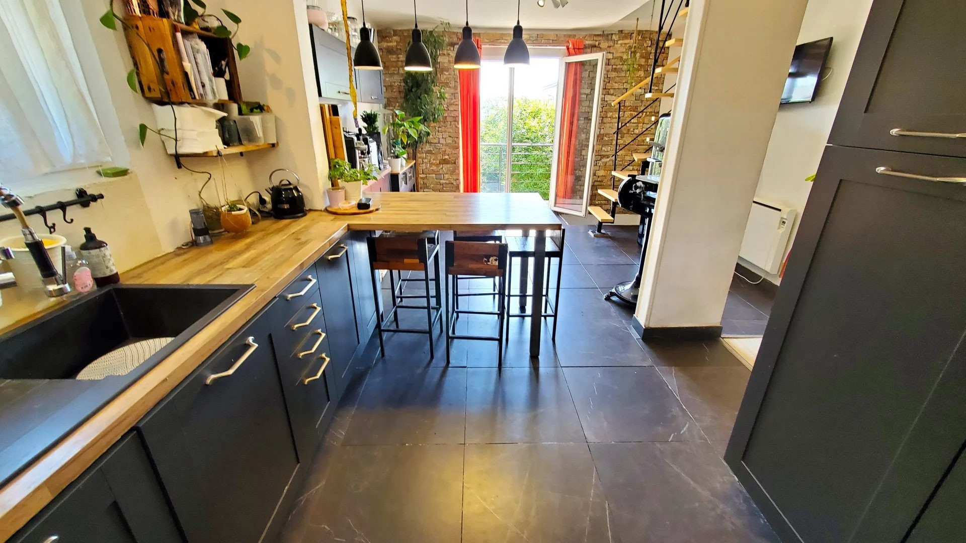 House for sale in Fillinges, 195 m²