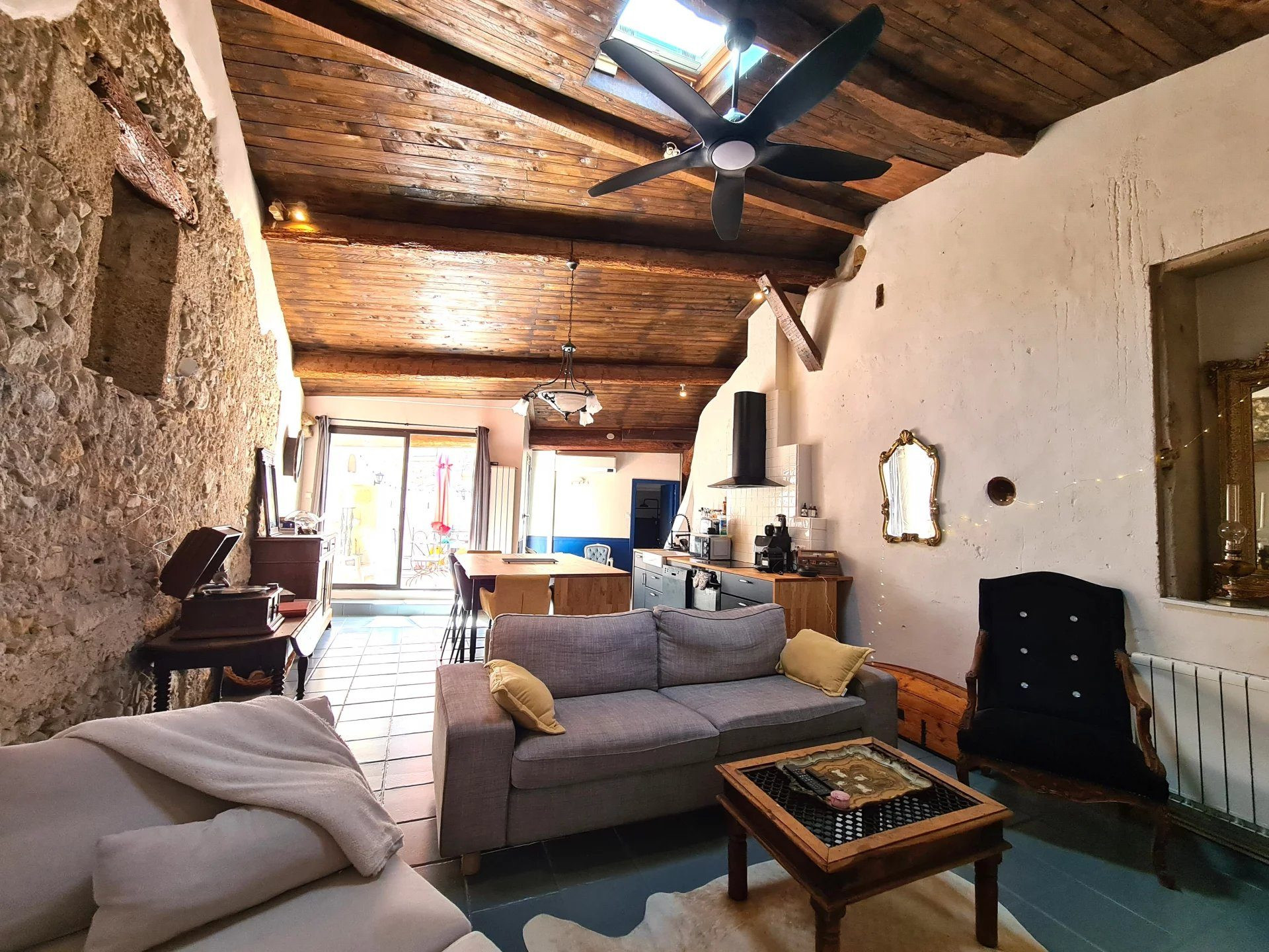Maison à vendre à Pouzolles, 135 m²