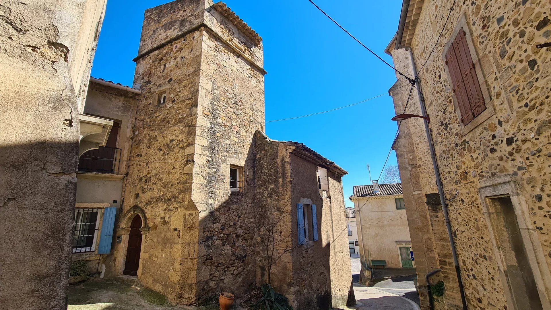 Maison à vendre à Pouzolles, 135 m²