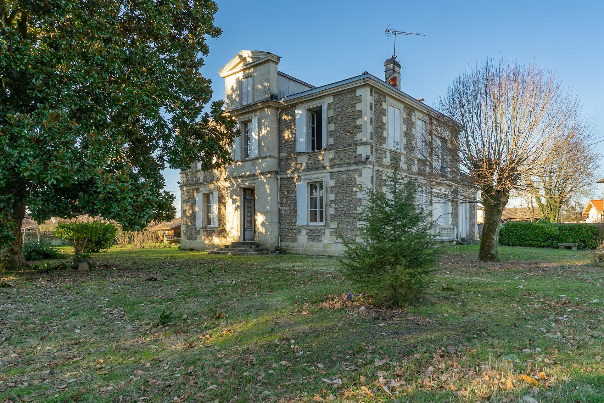 Maison à vendre à Salles, 270 m²