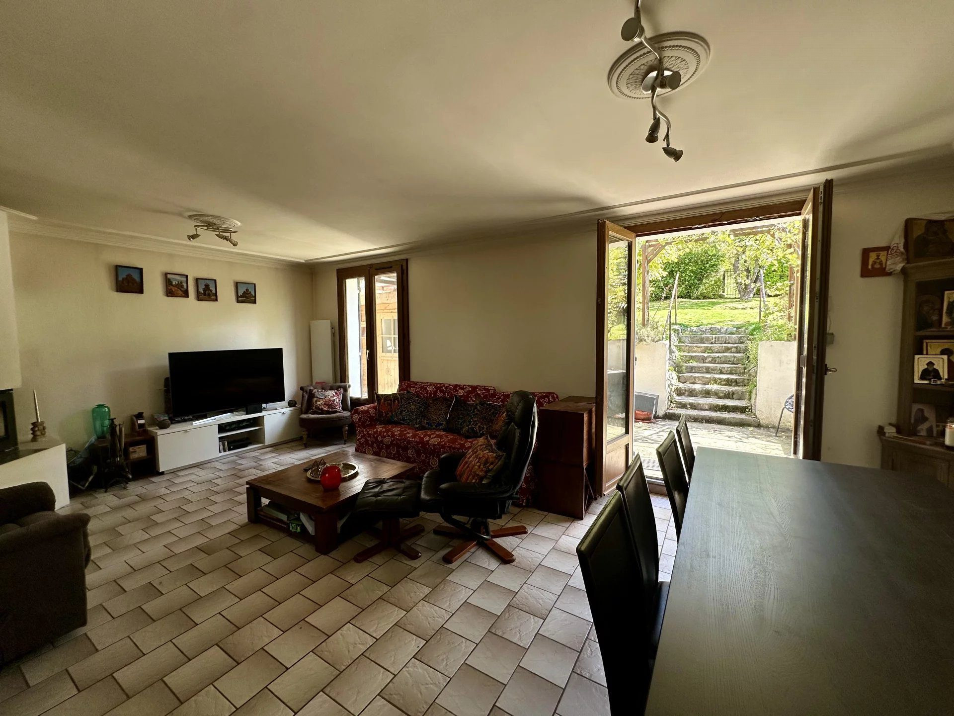 Large family home in MORET-LOING-ET-ORVANNE 3