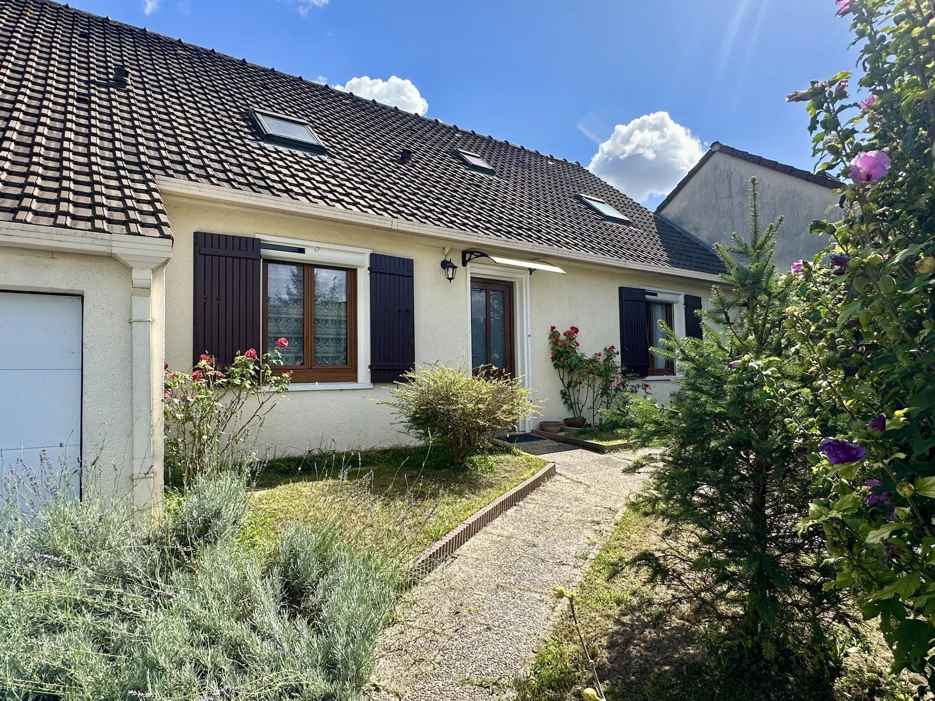 Grande maison familiale à MORET-LOING-ET-ORVANNE