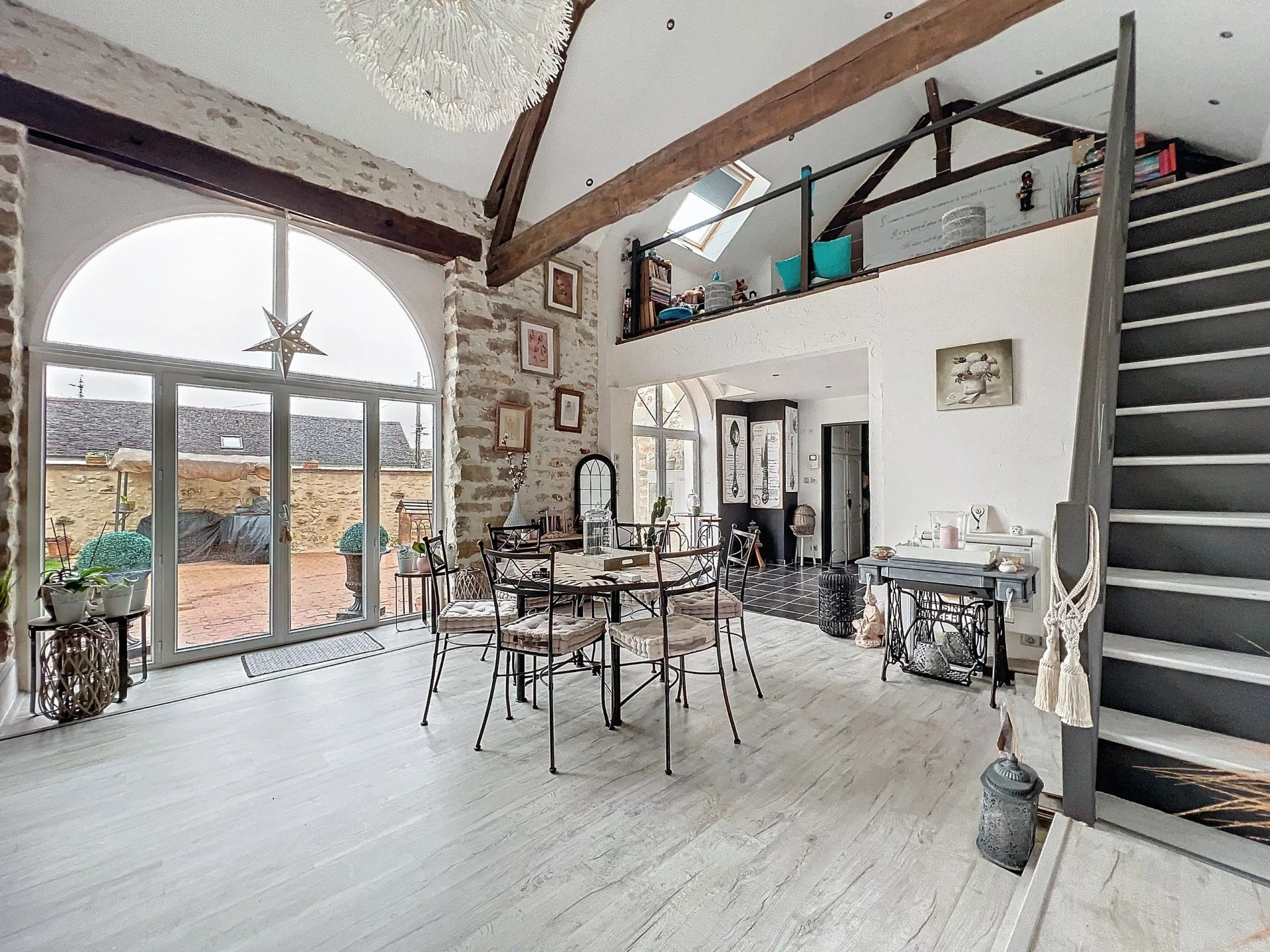 Maison à vendre à La Grande-Paroisse, 285 m²