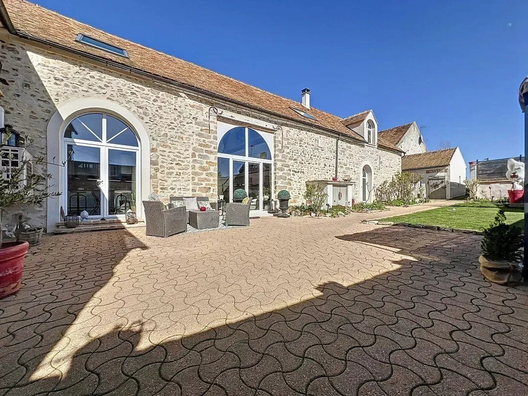 Maison à vendre à La Grande-Paroisse, 285 m²