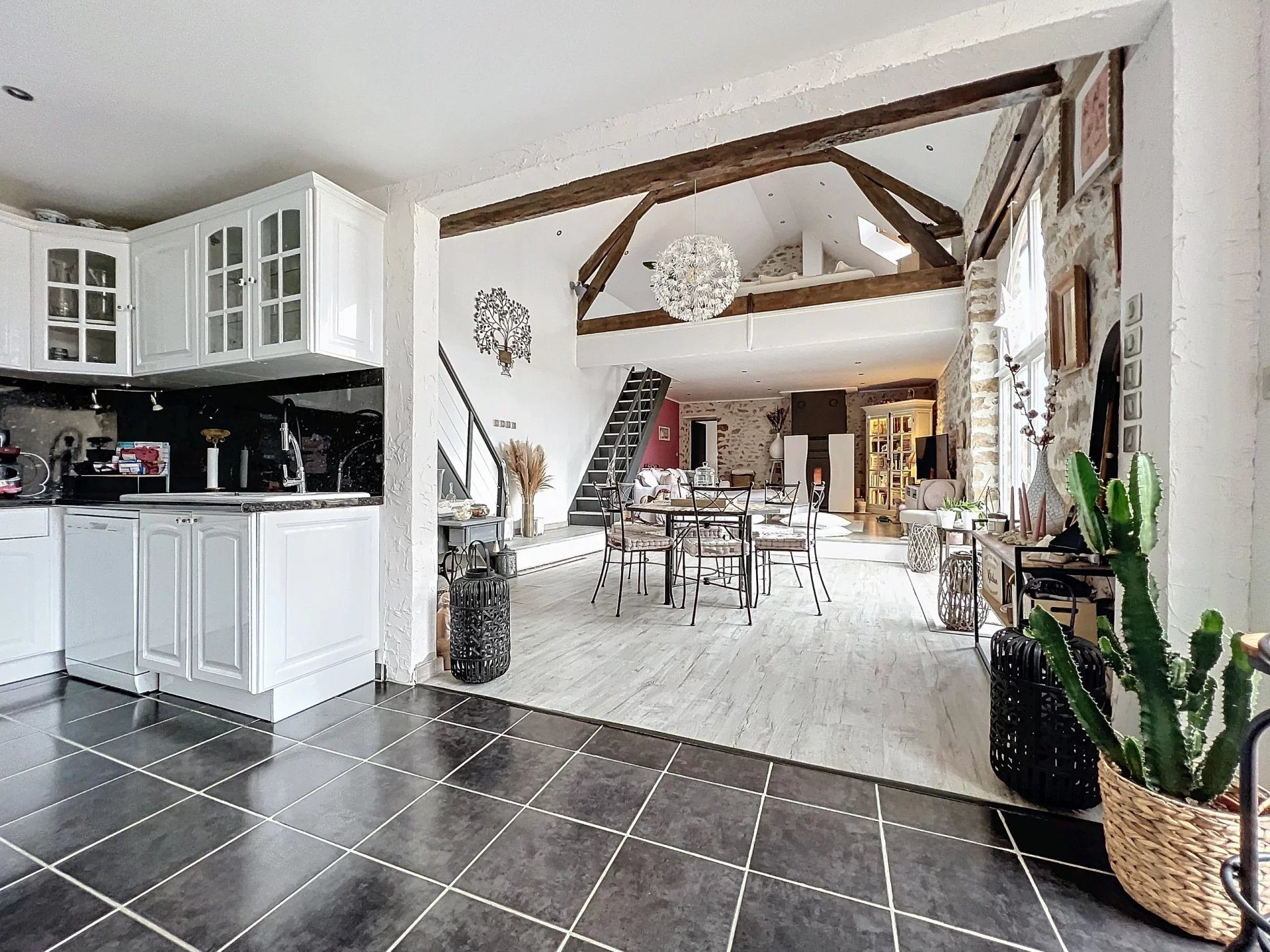Maison à vendre à La Grande-Paroisse, 285 m²