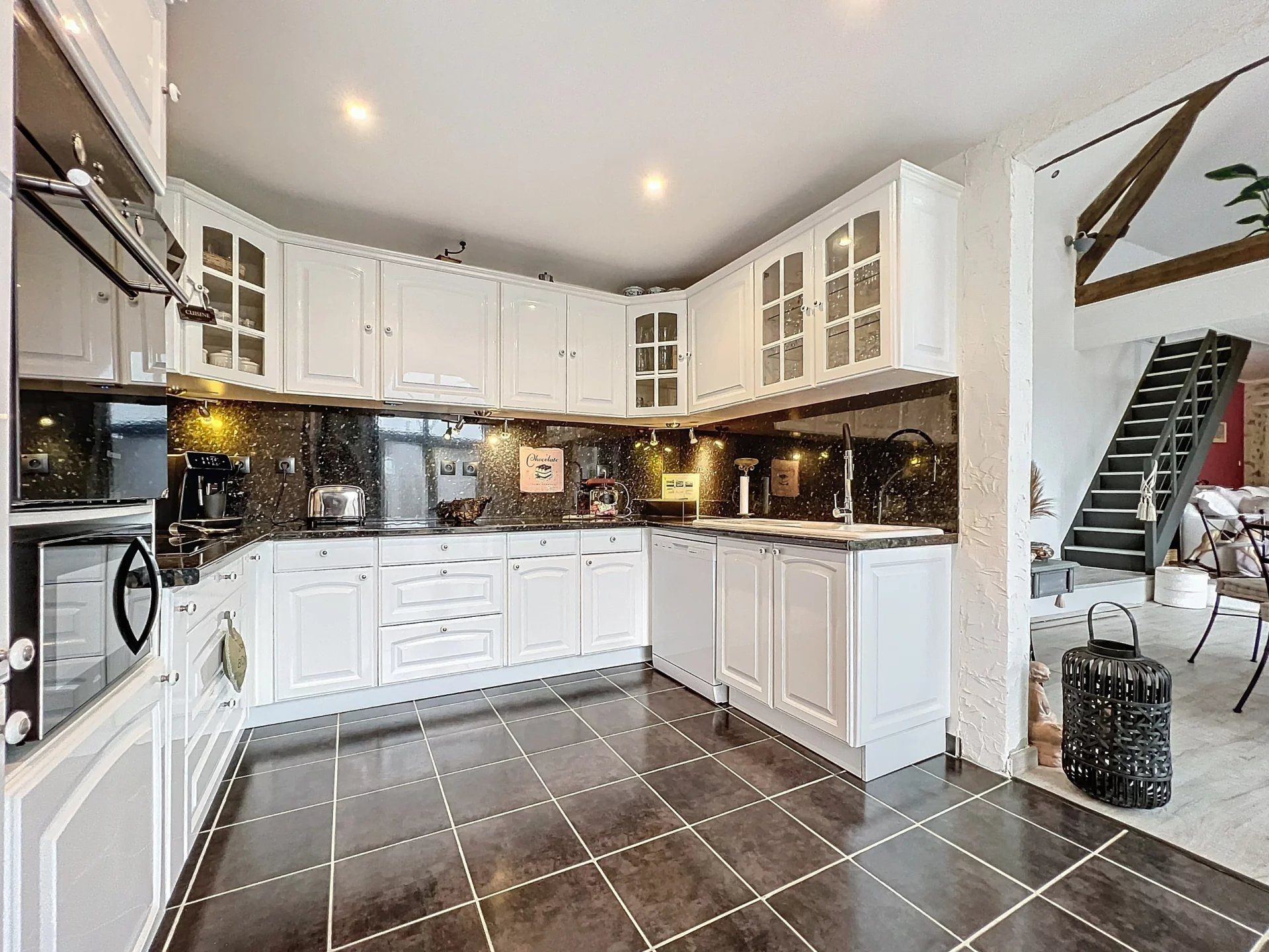 Maison à vendre à La Grande-Paroisse, 285 m²