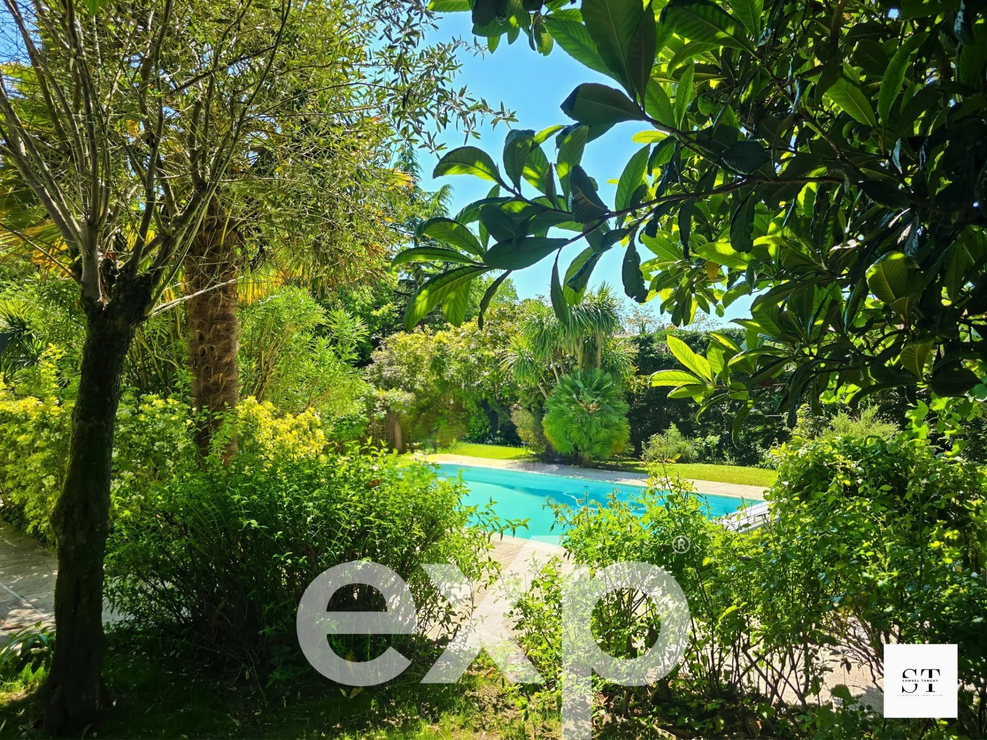 Maison 8 pièces 254 m² · à Saint-Sébastien-sur-Loire · 254 m² · 994 560 €
