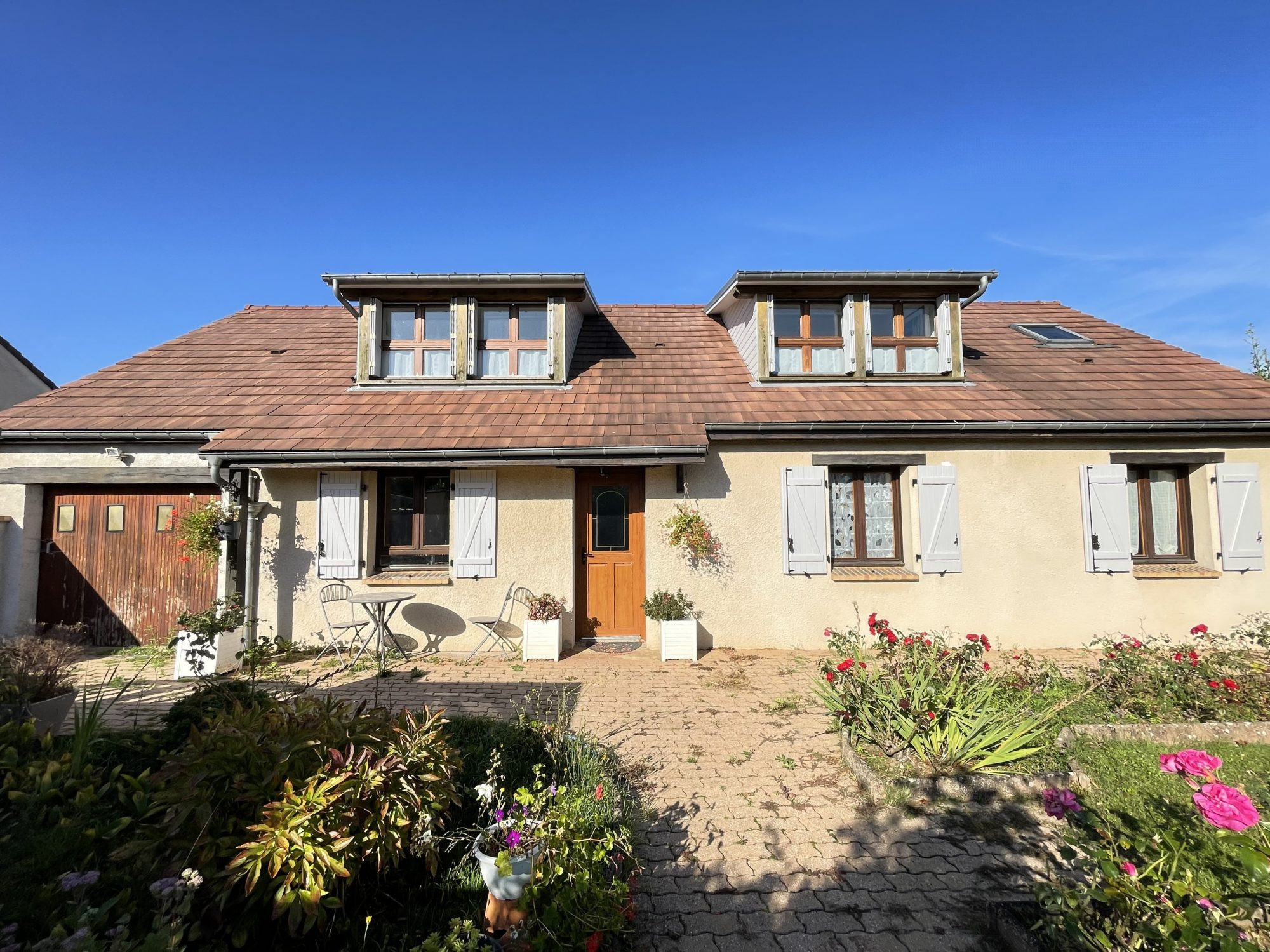MAISON de 9 pièces dans un village calme à 5 km de VERNON