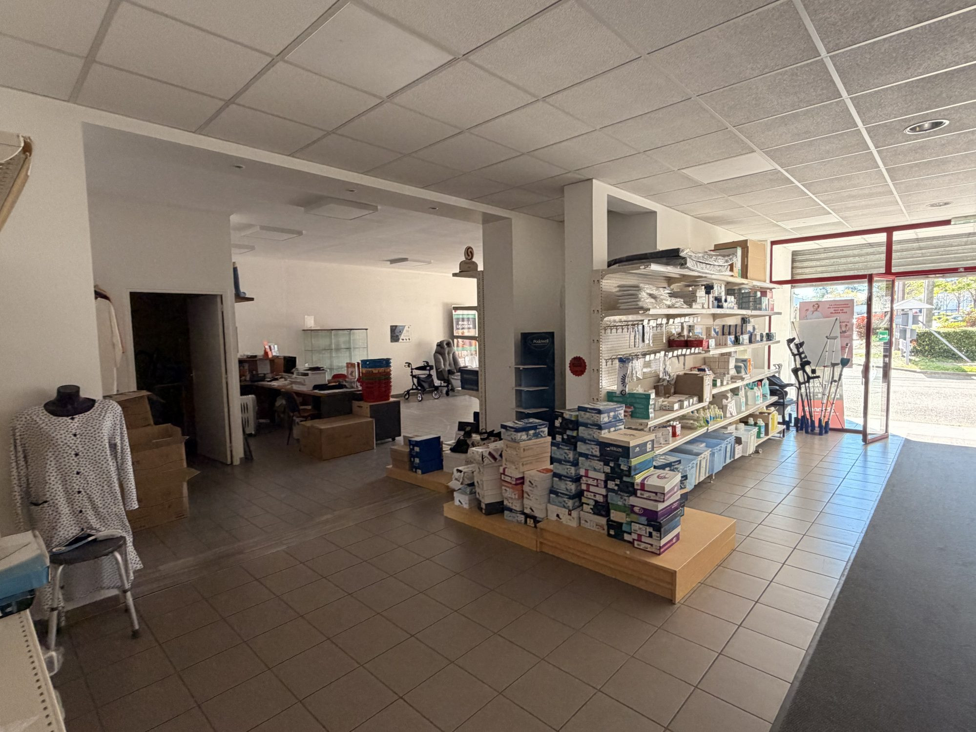 VENTE D'UN LOCAL COMMERCIAL - CRAPONNE