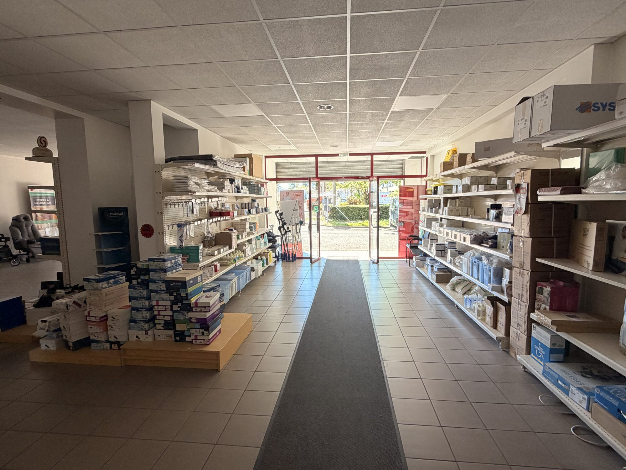 SALE OF A COMMERCIAL PROPERTY - CRAPONNE 3