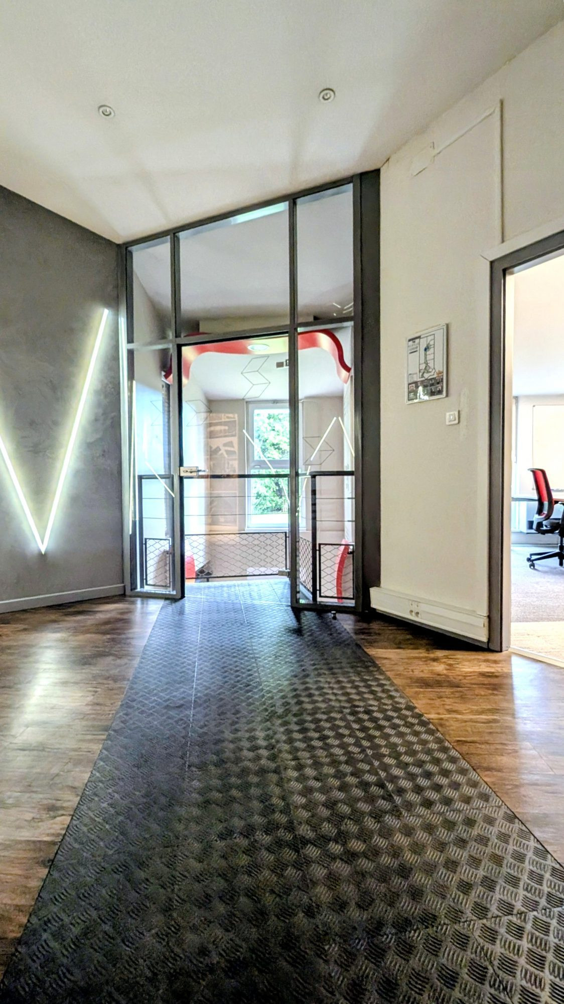 Local commercial 865 m² · à Nordhouse · 865 m² · 670 000 €
