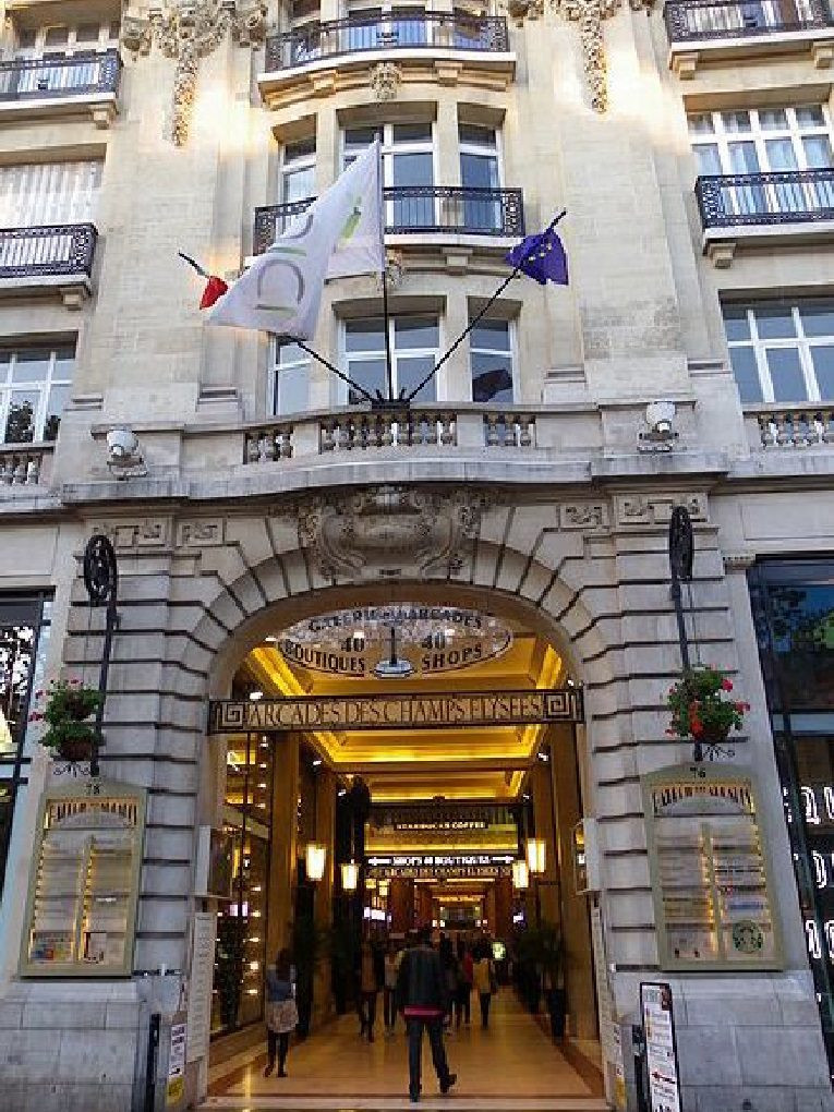 Au cœur des Champs-Élysées – Bureaux divisibles de standing