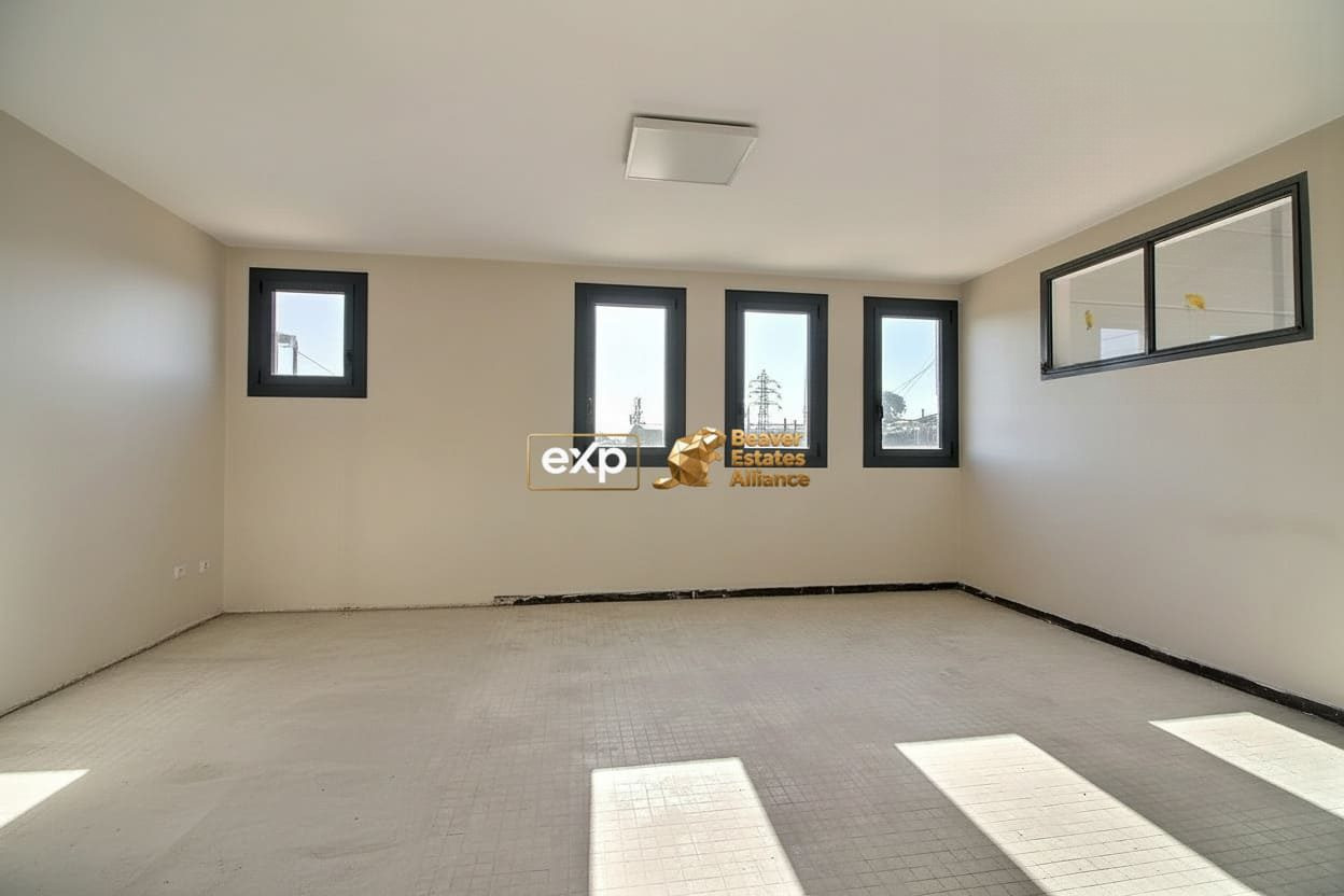 Immobilier pro à vendre à Orange