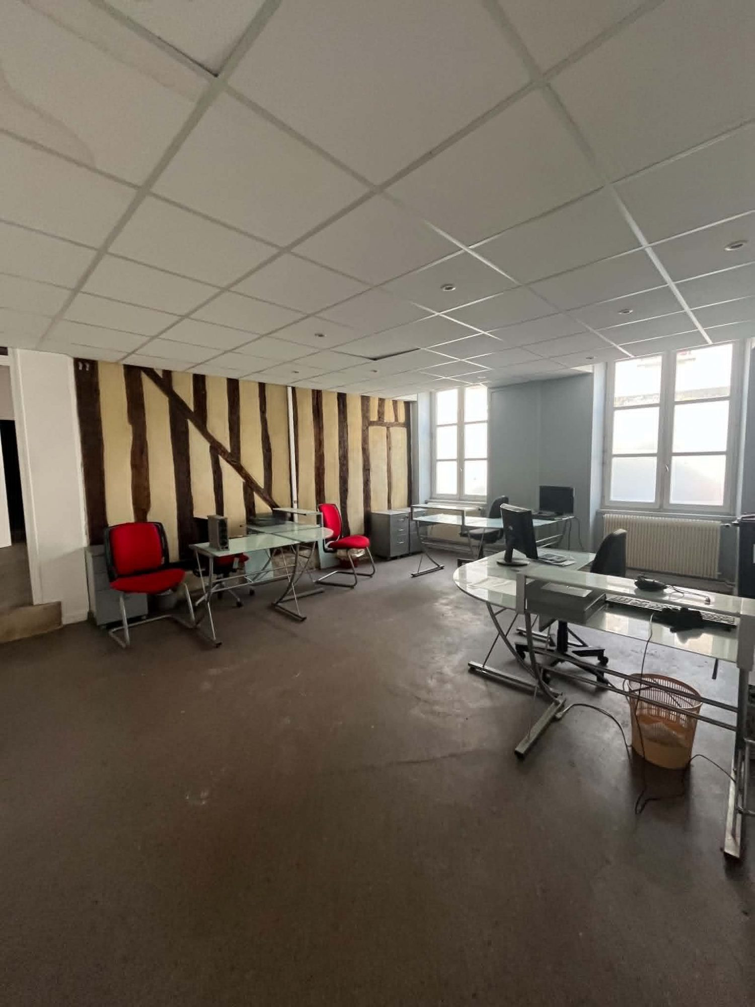 Immobilier pro à vendre à Auxerre