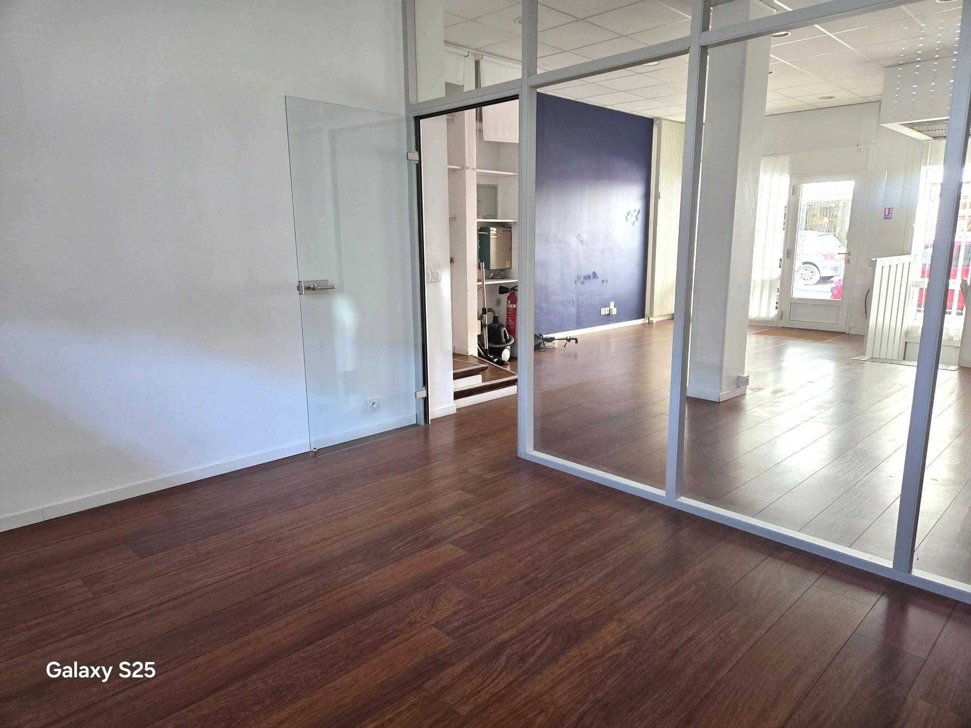 Immobilier pro à vendre à Hyères