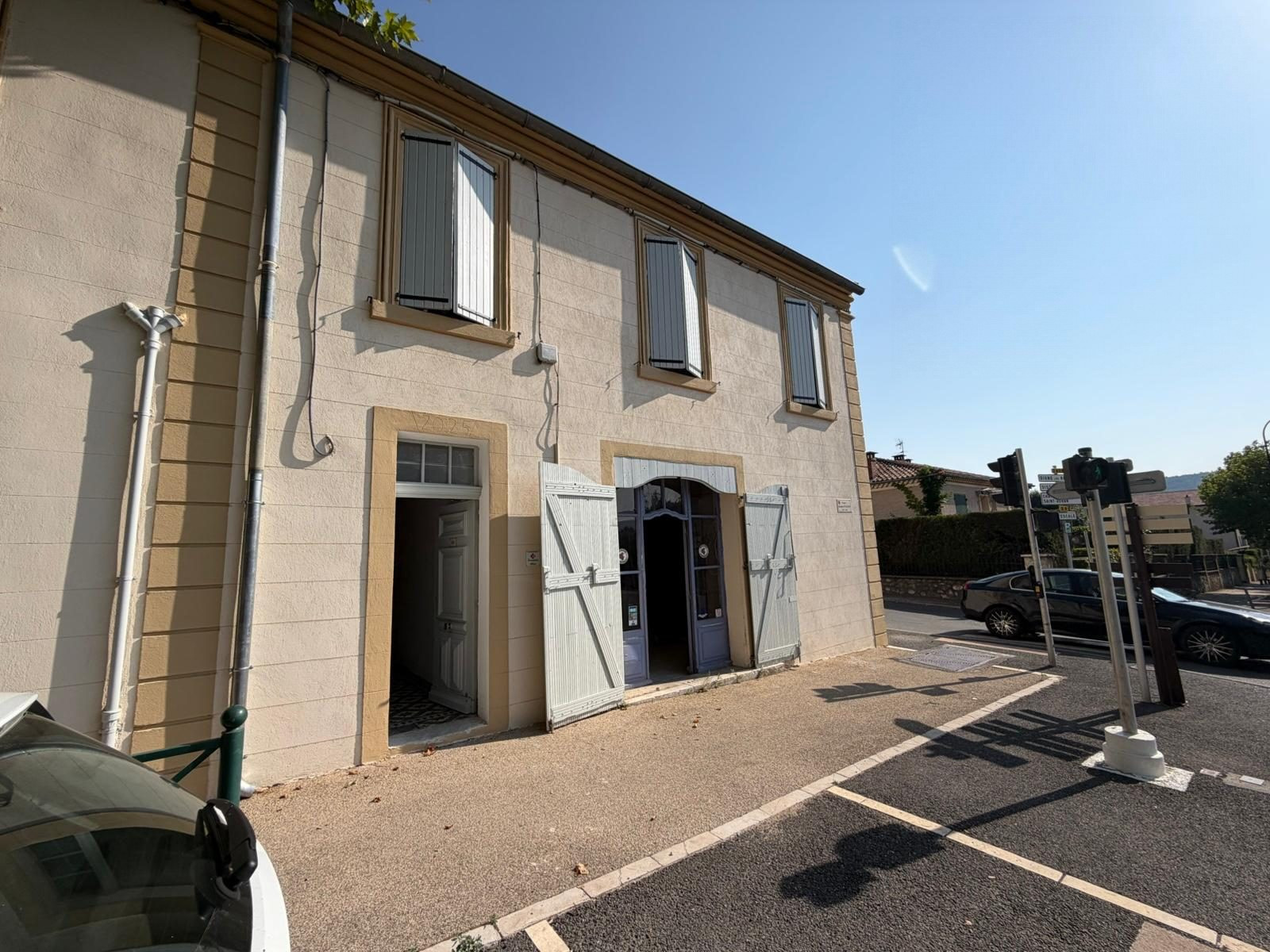 Volonne – Local commercial de 74 m² à forte visibilité