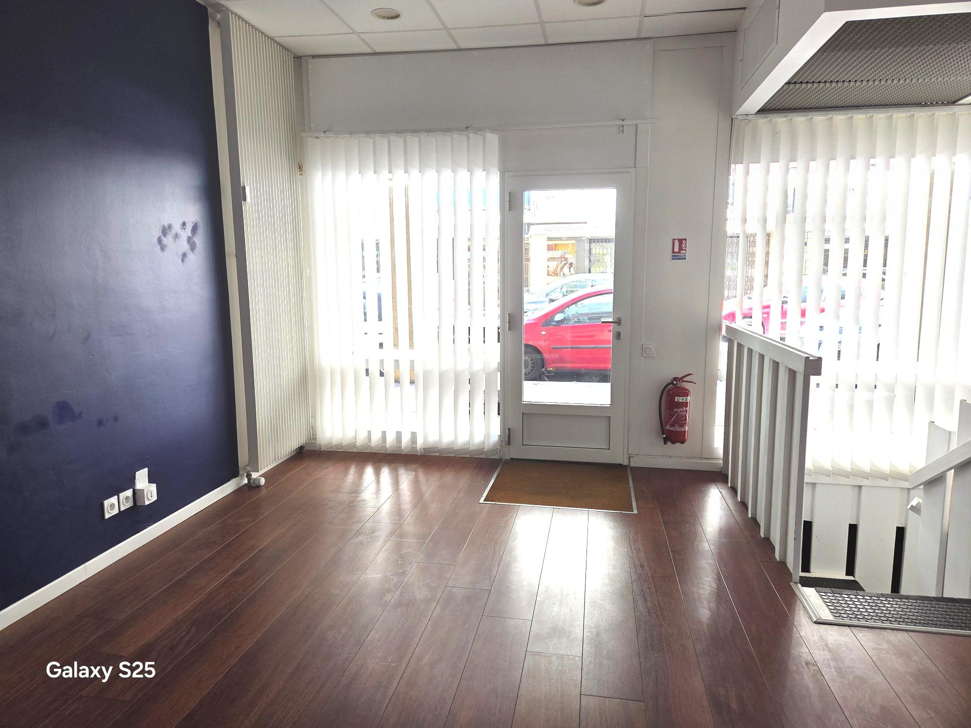 Immobilier pro à vendre à Hyères