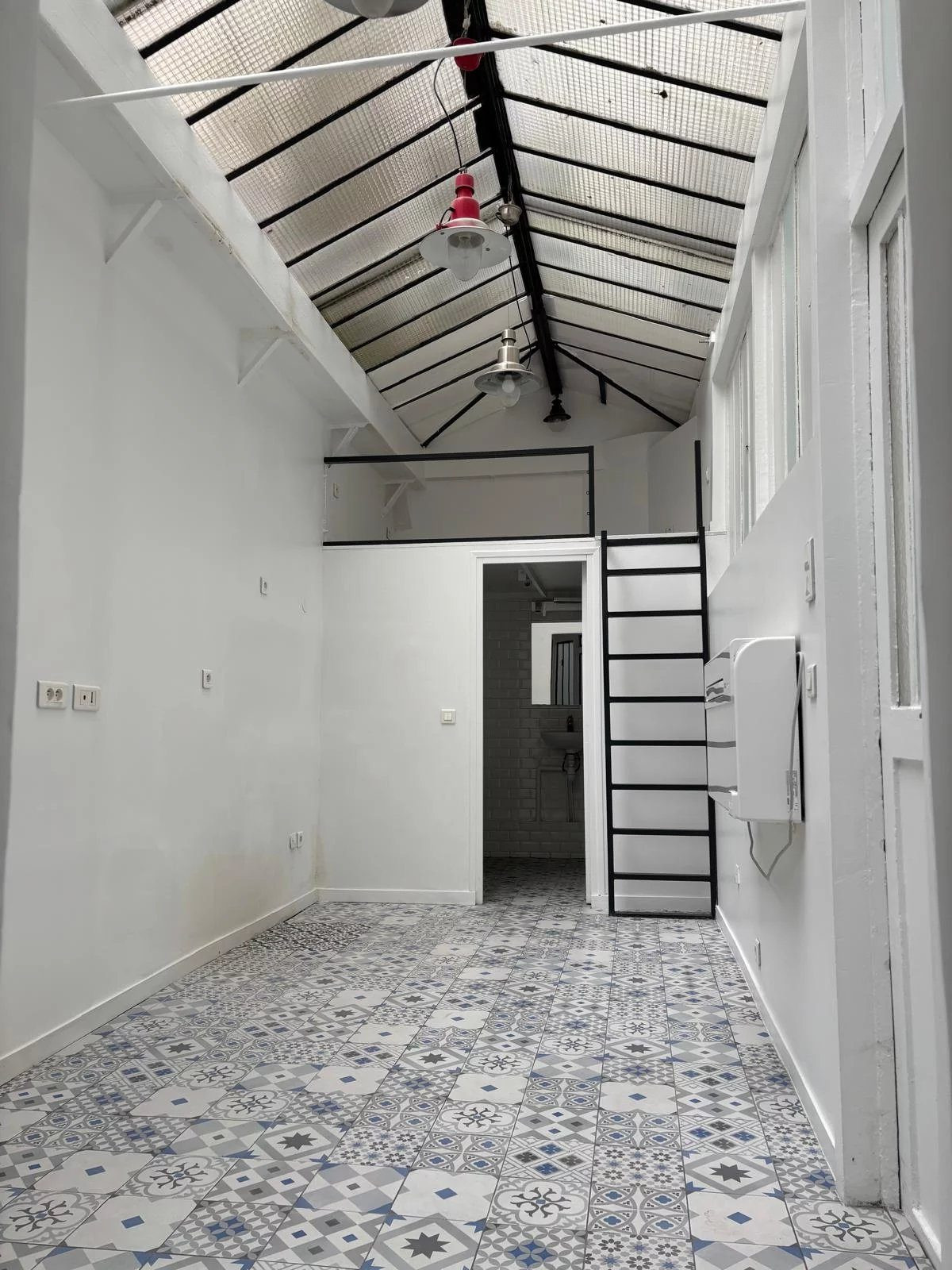 Local à usage de dépôt  rue du Temple Paris 03