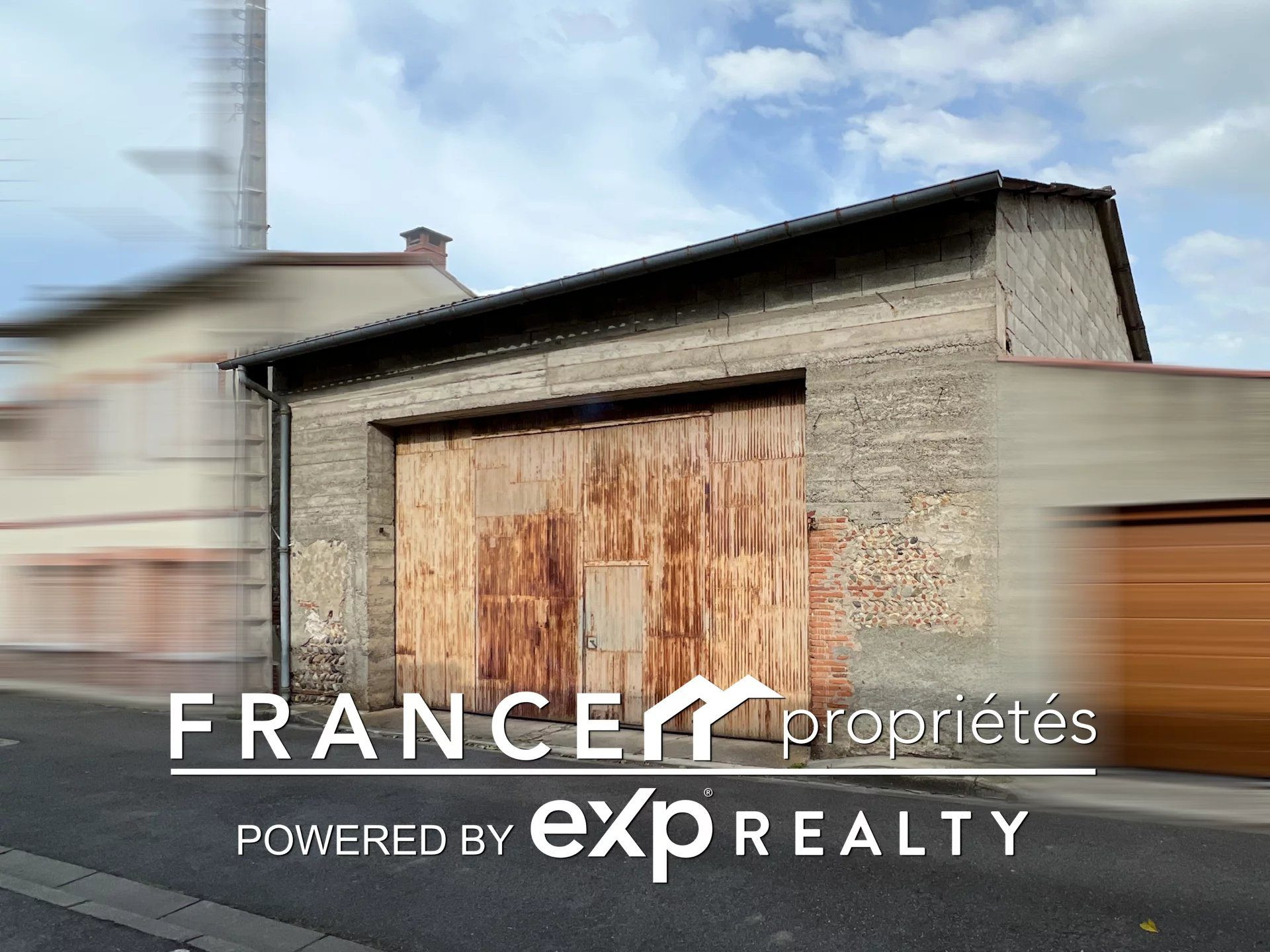 Entrepôt de 300 m² - Centre de Carbonne · 300 m² · 130 000 €