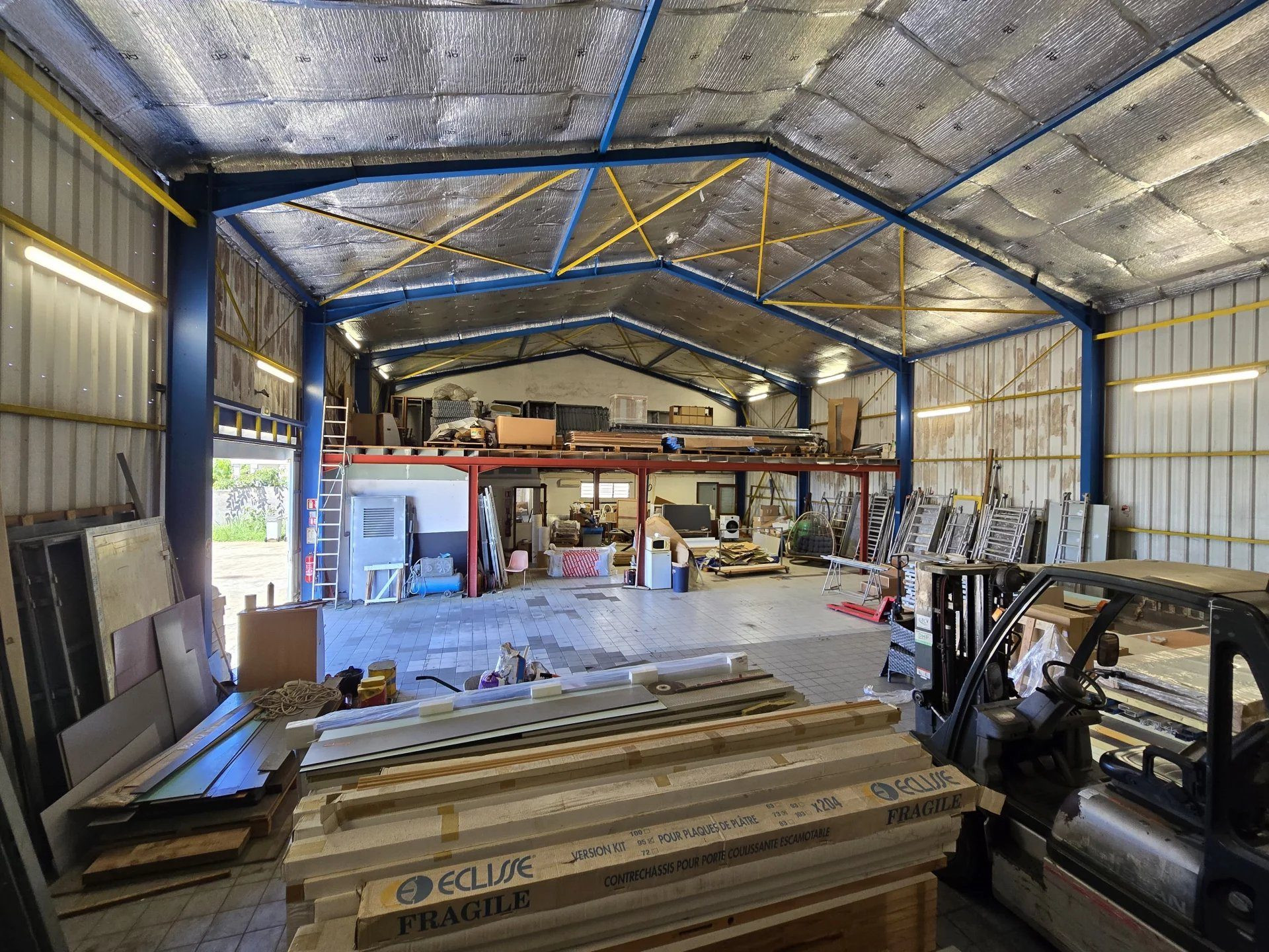 A VENDRE HANGAR ZONE DE LA MARE