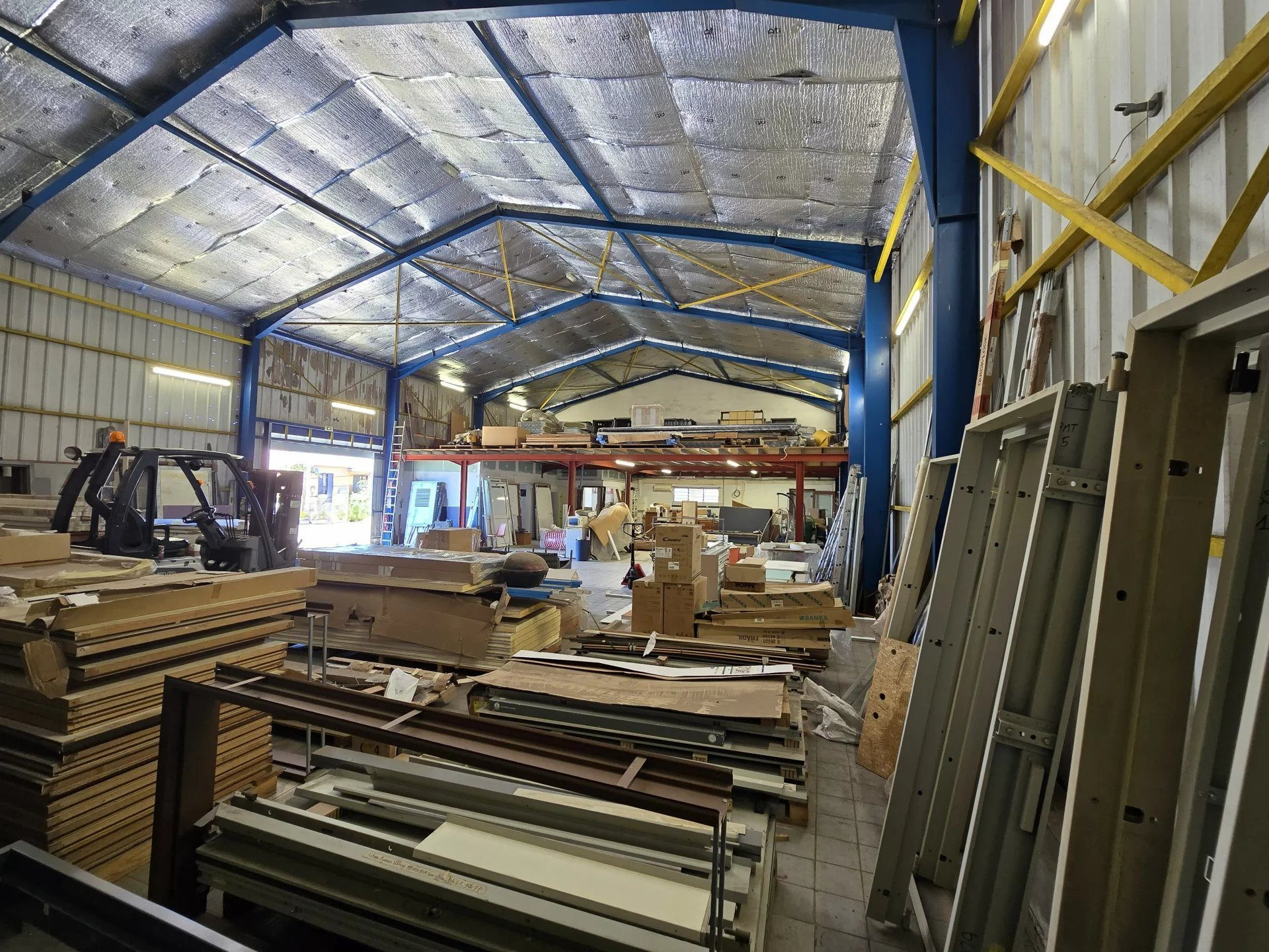 A VENDRE HANGAR ZONE DE LA MARE