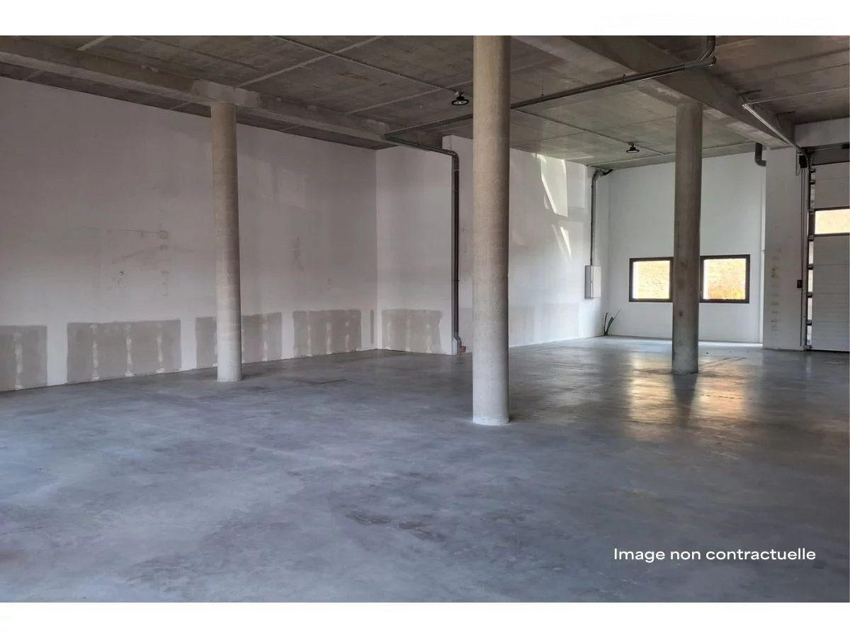 Commercial Space for Sale in Poisy: Design, Height and Visibility for Your Ambitious Projects 2