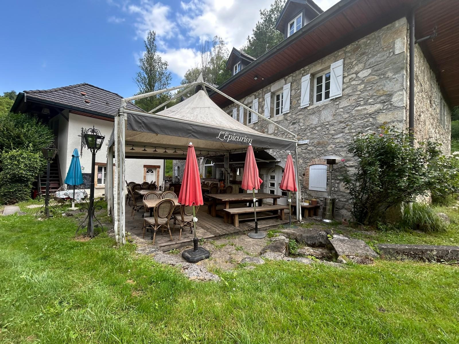 Local Commercial 20 pièces - 600 m²