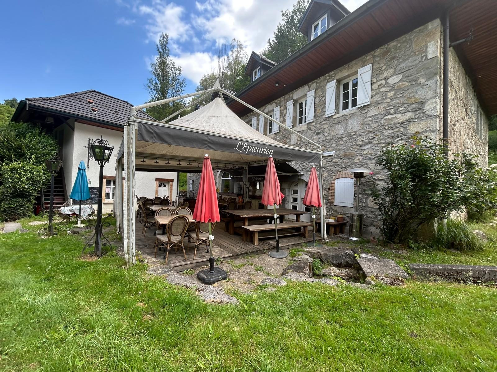 Local Commercial 20 pièces - 600 m²