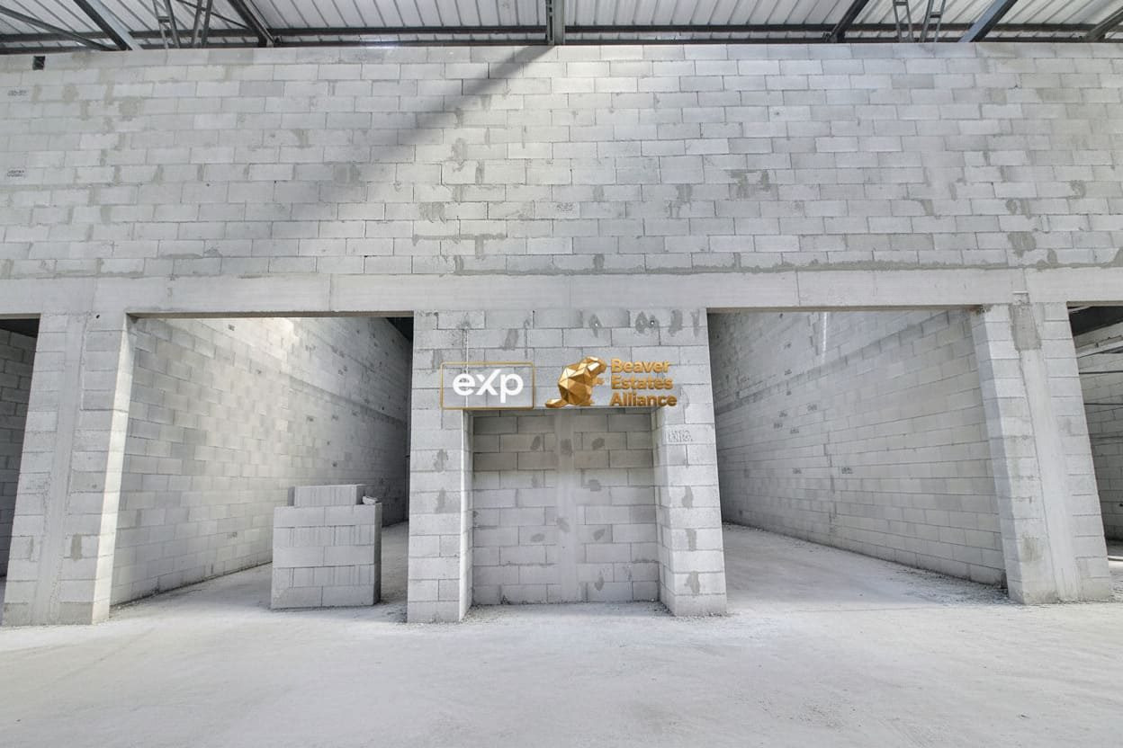BOX DE STOCKAGE, ATELIERS, BUREAUX, COMMERCE 58 m²