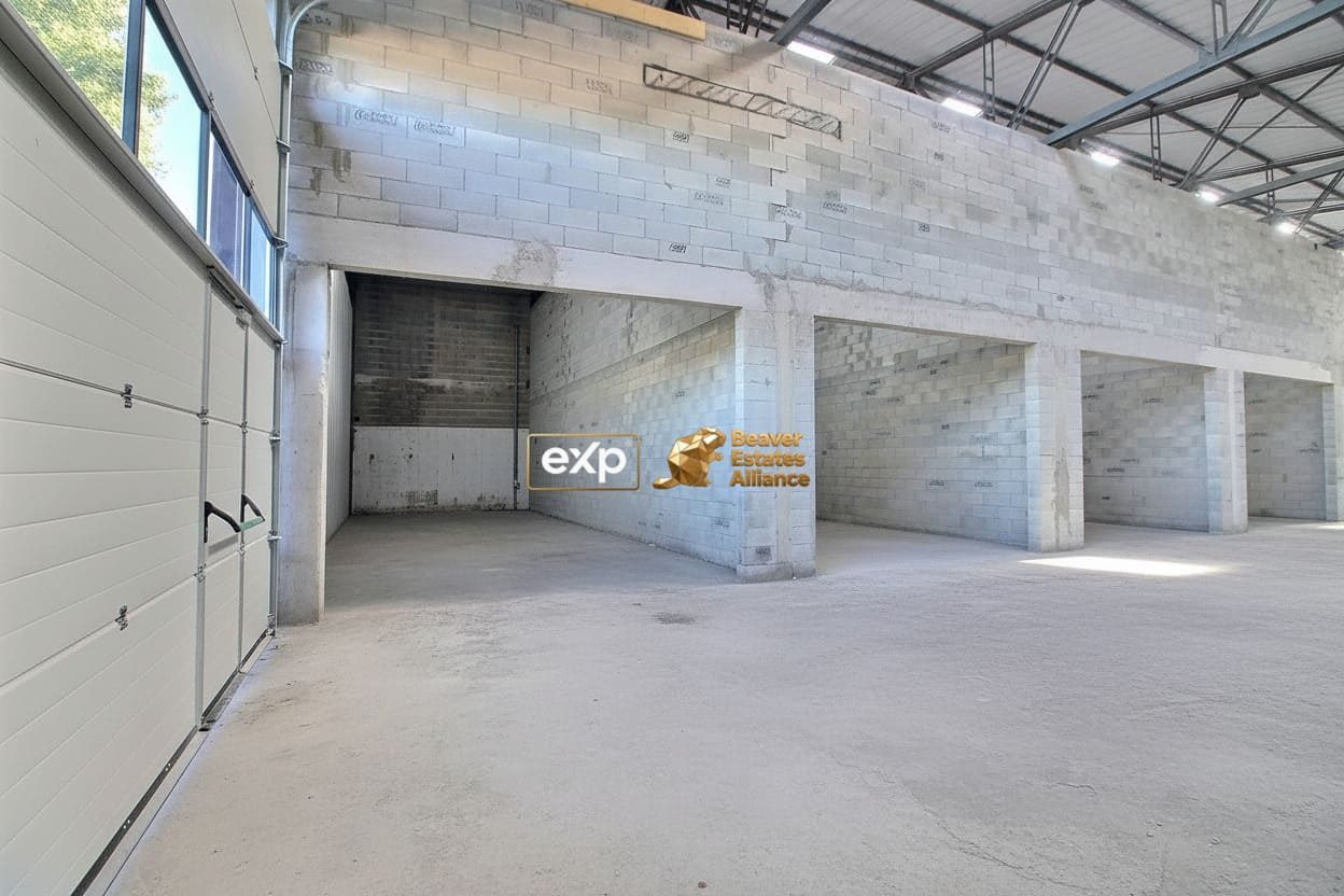 Immobilier pro à vendre à Orange