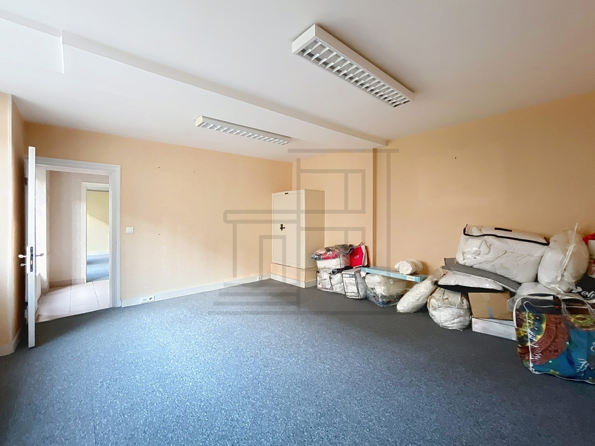 Immobilier pro à vendre à Beaumont-sur-Oise