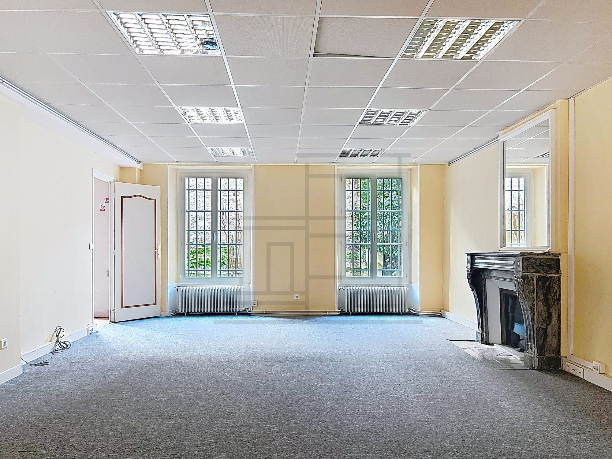 Immobilier pro à vendre à Beaumont-sur-Oise