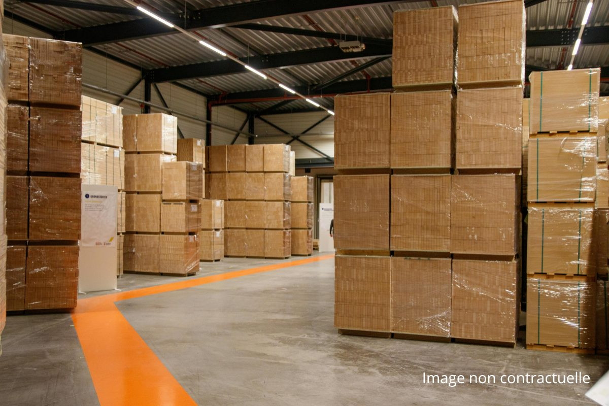 Local d’activité Annecy – secteur Pringy, 935 m² premium, libre, divisible, proche autoroute (DPE B)
