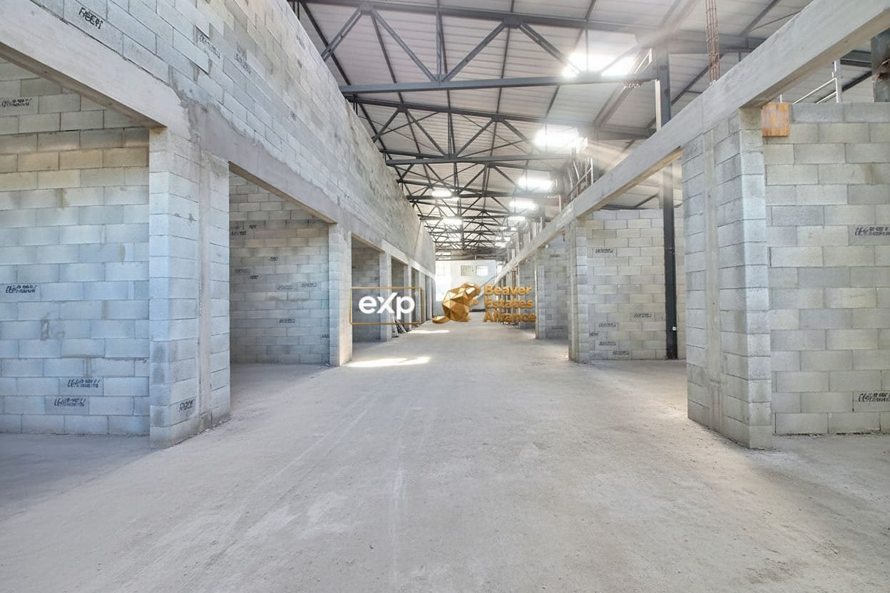 STORAGE UNIT 4
