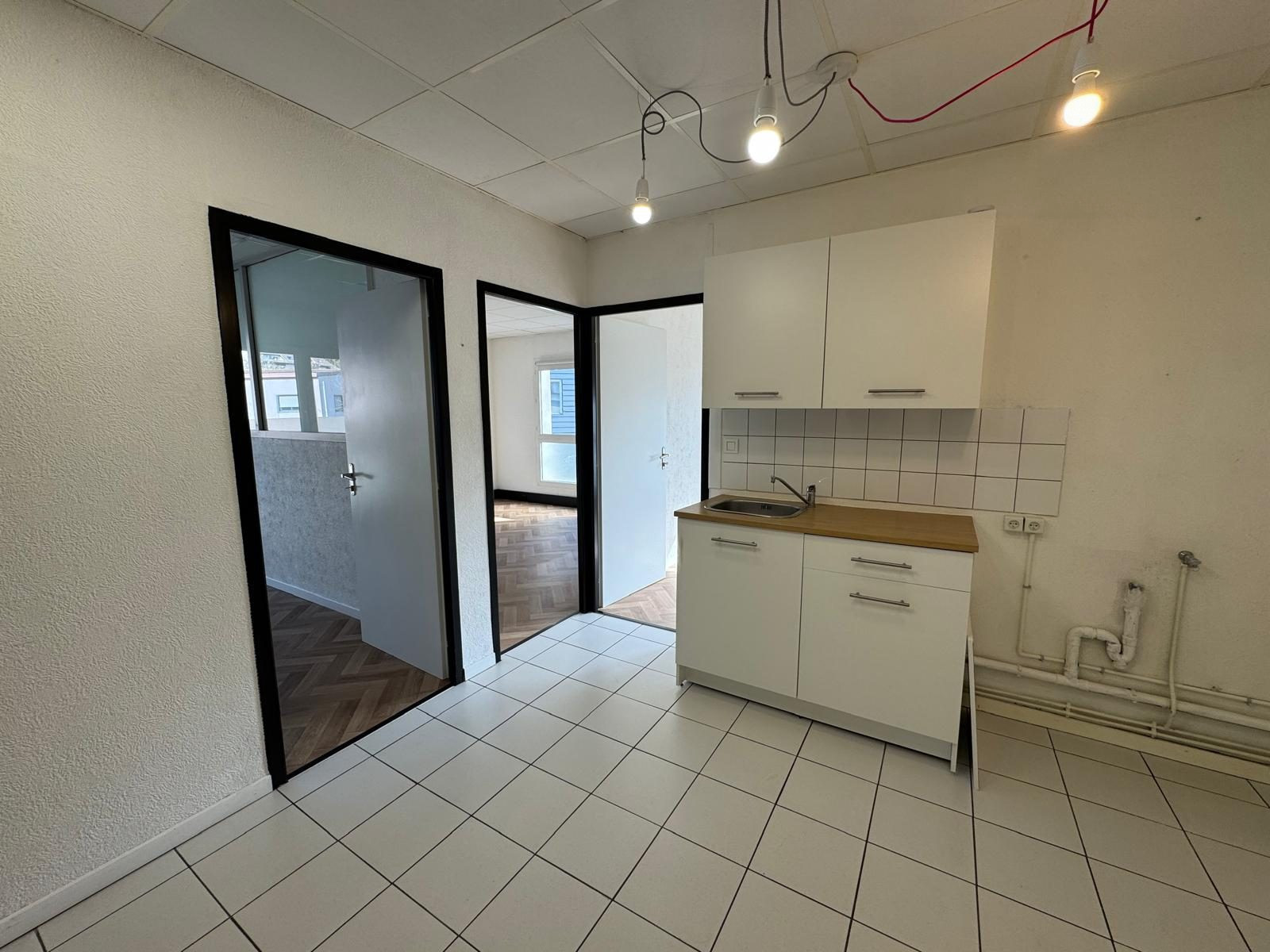 Office Space 50m2 in Annecy (Sale of Property) 5