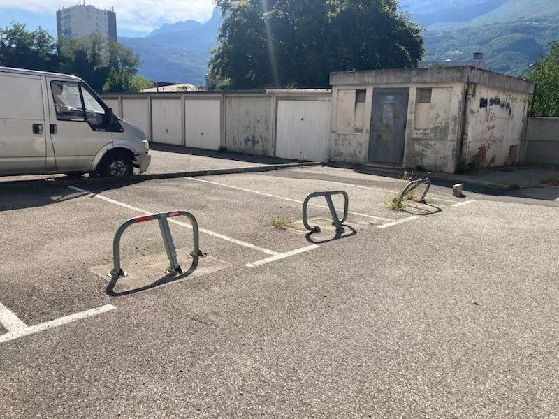 Places de parking sécurisées